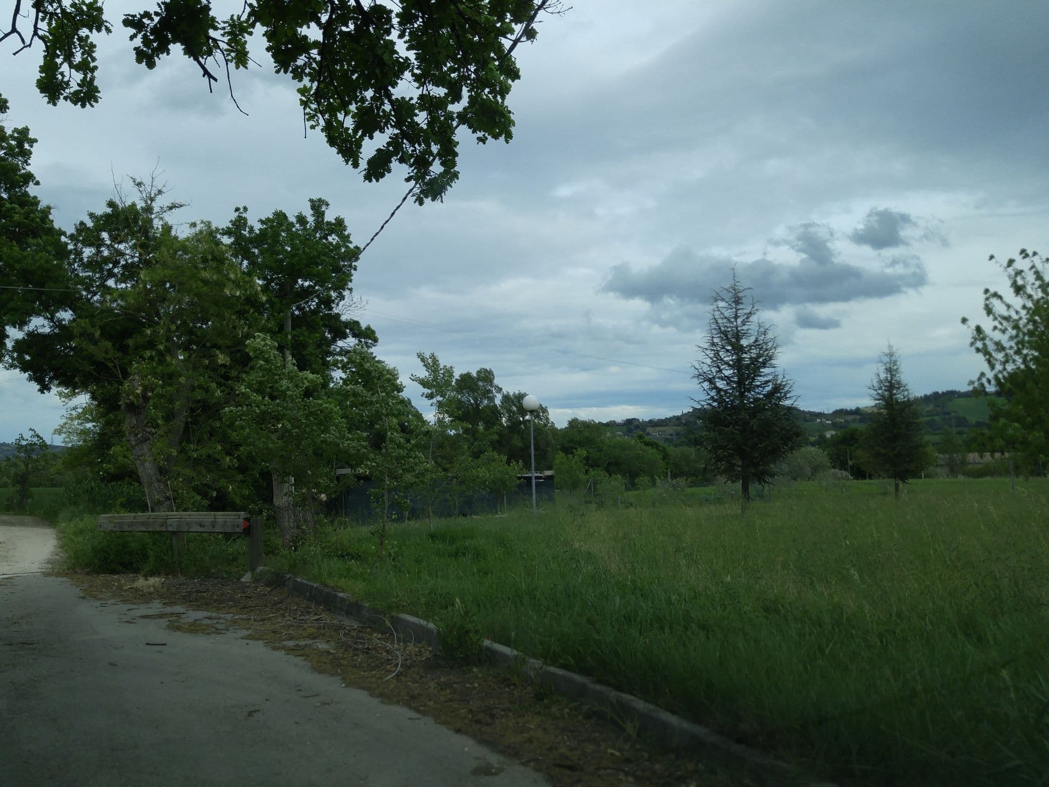 Street view near Country house Il Ginepro, Fossombrone — © sorcrosc (CC BY-SA · Mapillary)