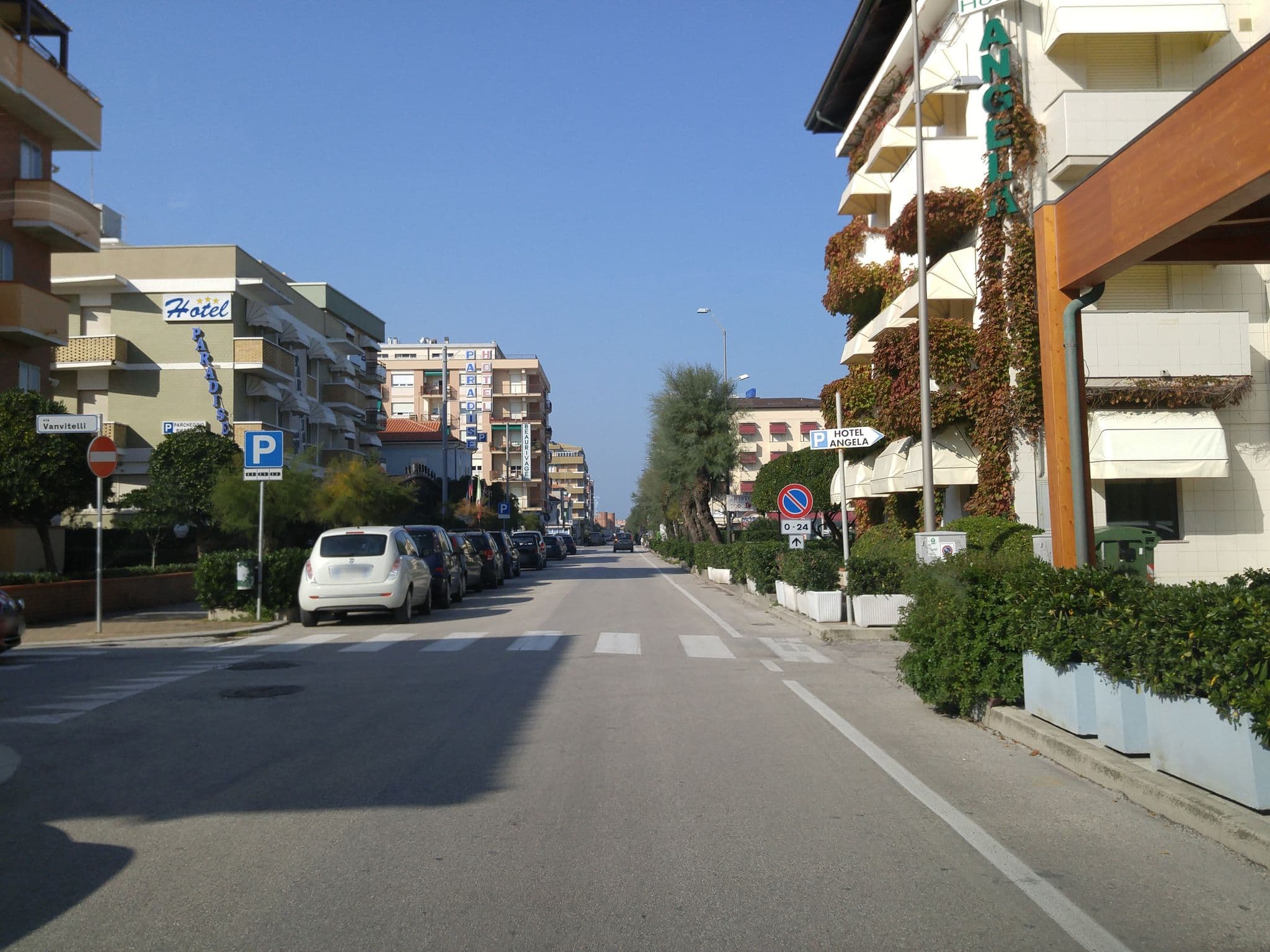 Street view near Albergo Angela Hotel, Fano — © sorcrosc (CC BY-SA · Mapillary)