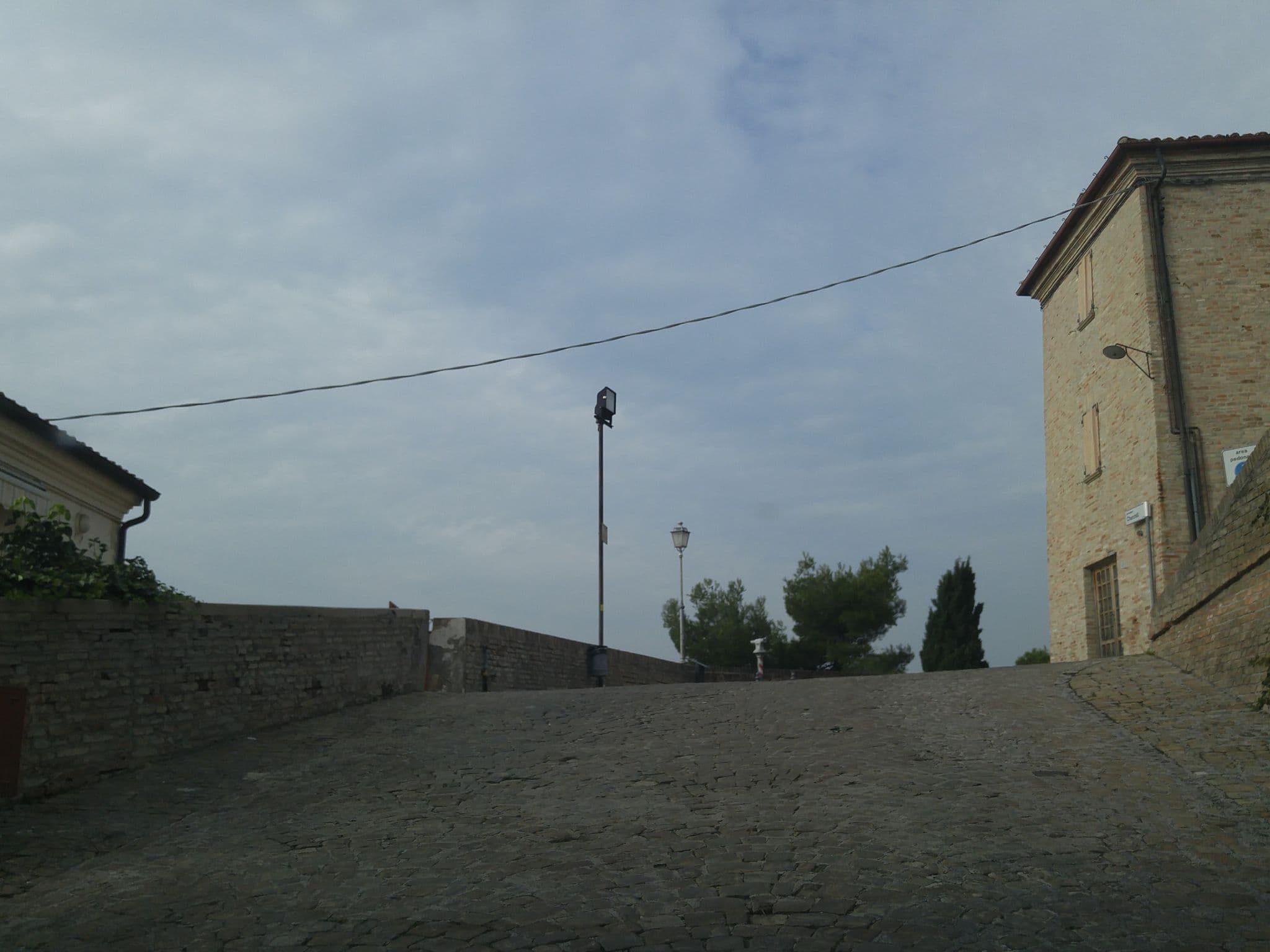 Street view near Due Campanili Relais, Calcinelli — © sorcrosc (CC BY-SA · Mapillary)