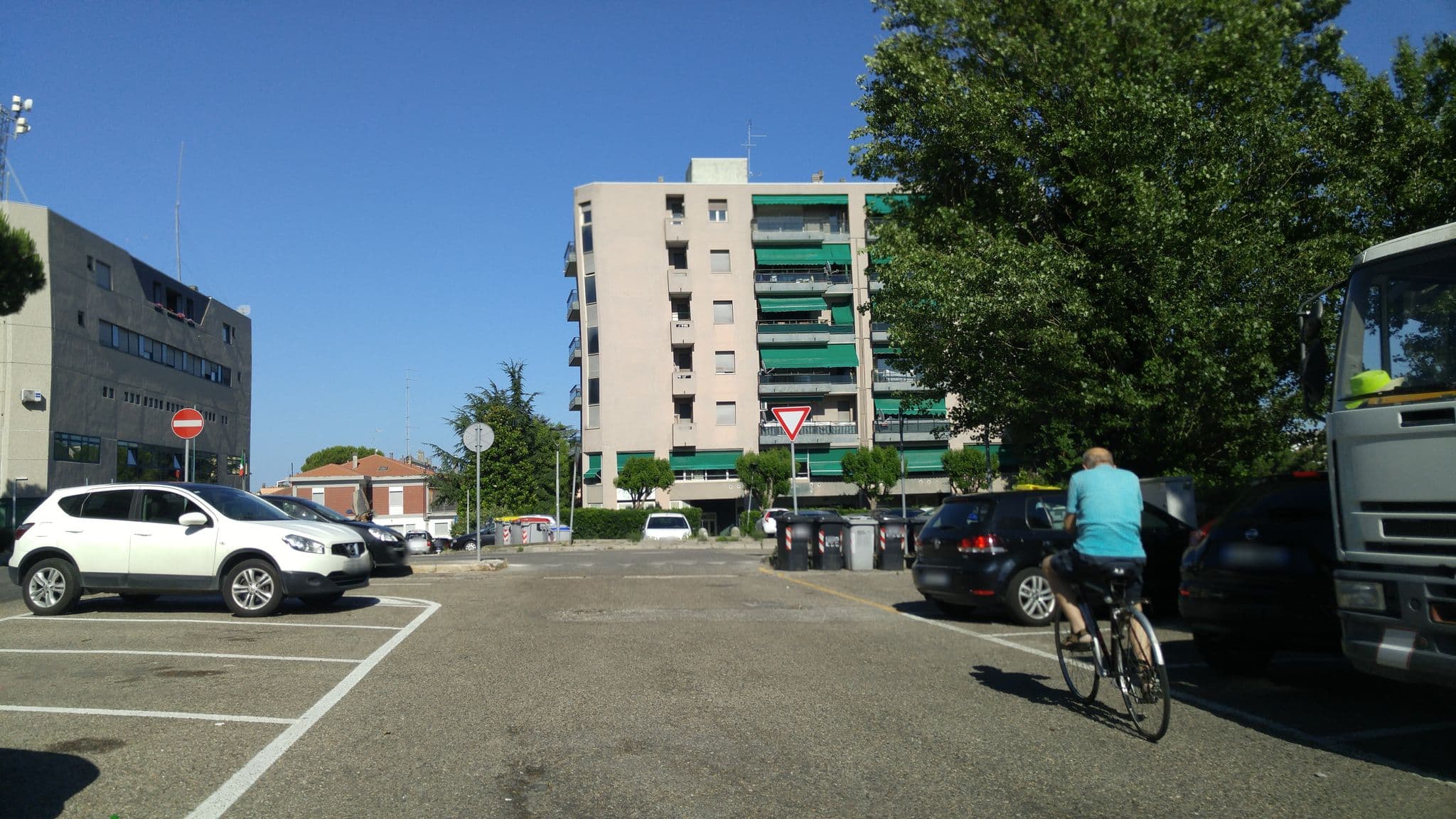 Street view near Innitalia Hotels SRL, Pesaro — © sorcrosc (CC BY-SA · Mapillary)