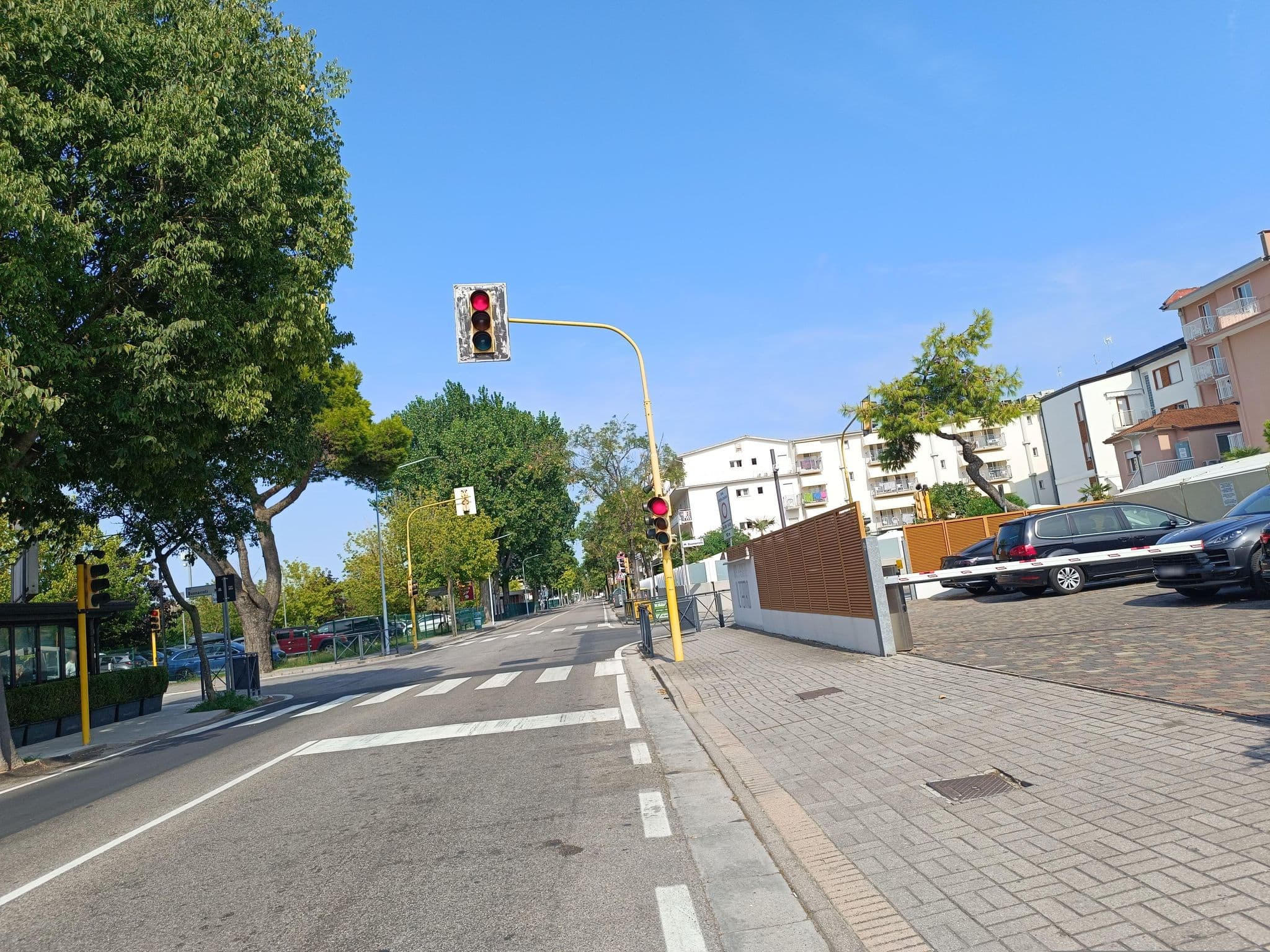 Street view near Il Teatro Outdoor Pool, Lido di Jesolo — © Duro (CC BY-SA · Mapillary)