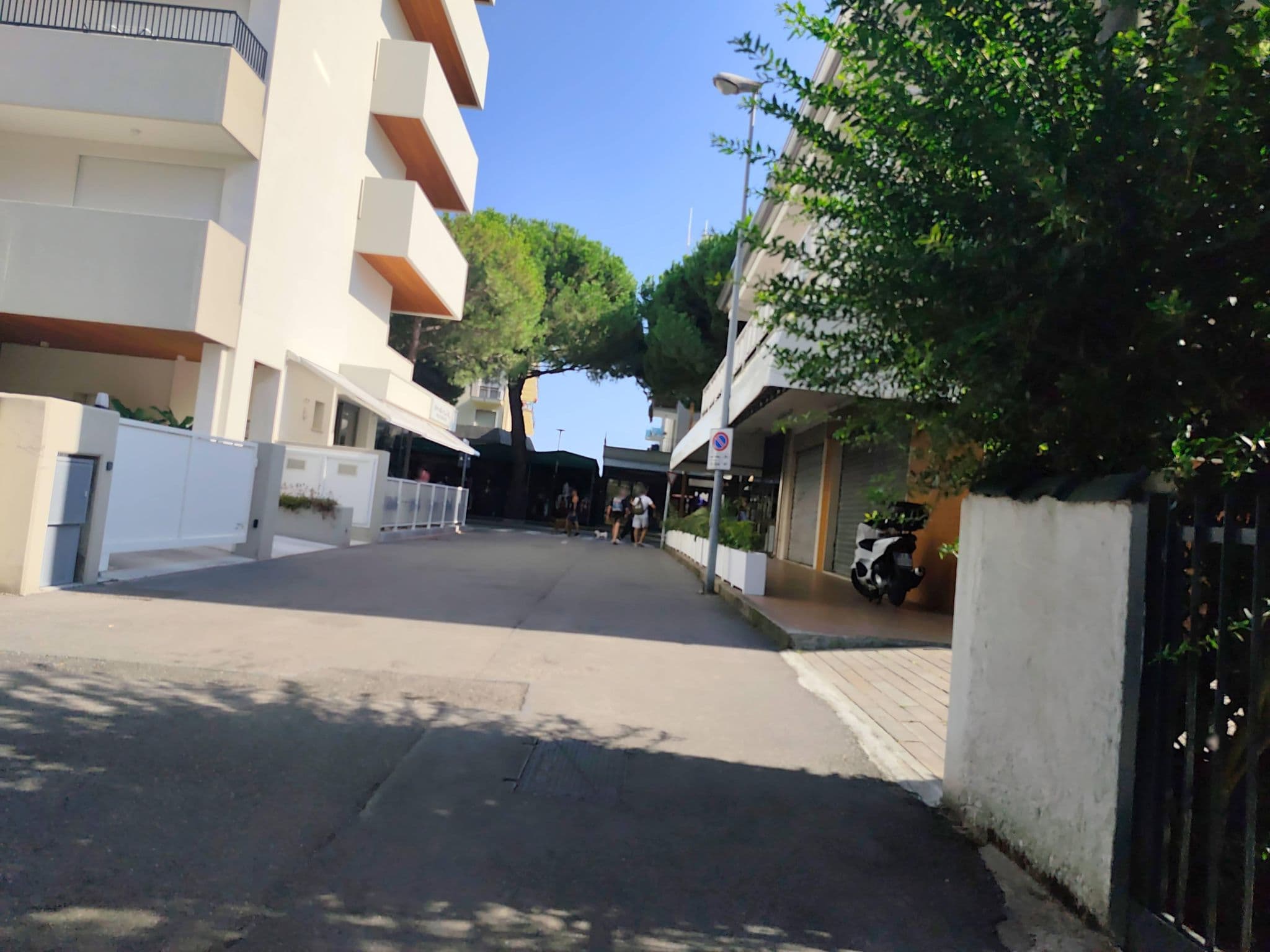Street view near Albergo Gaby, Lido di Jesolo — © Duro (CC BY-SA · Mapillary)