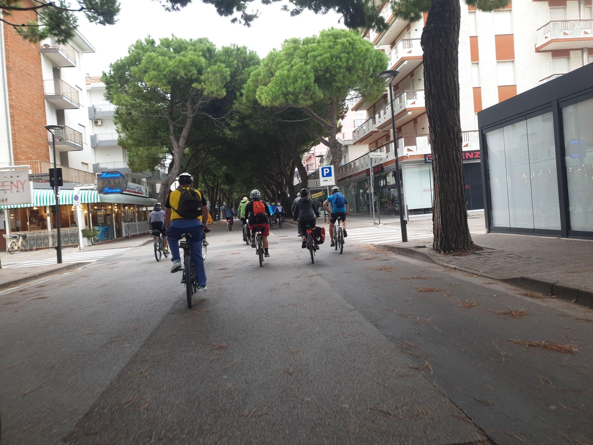 Street view near Hotel York, Lido di Jesolo — © voschix (CC BY-SA · Mapillary)
