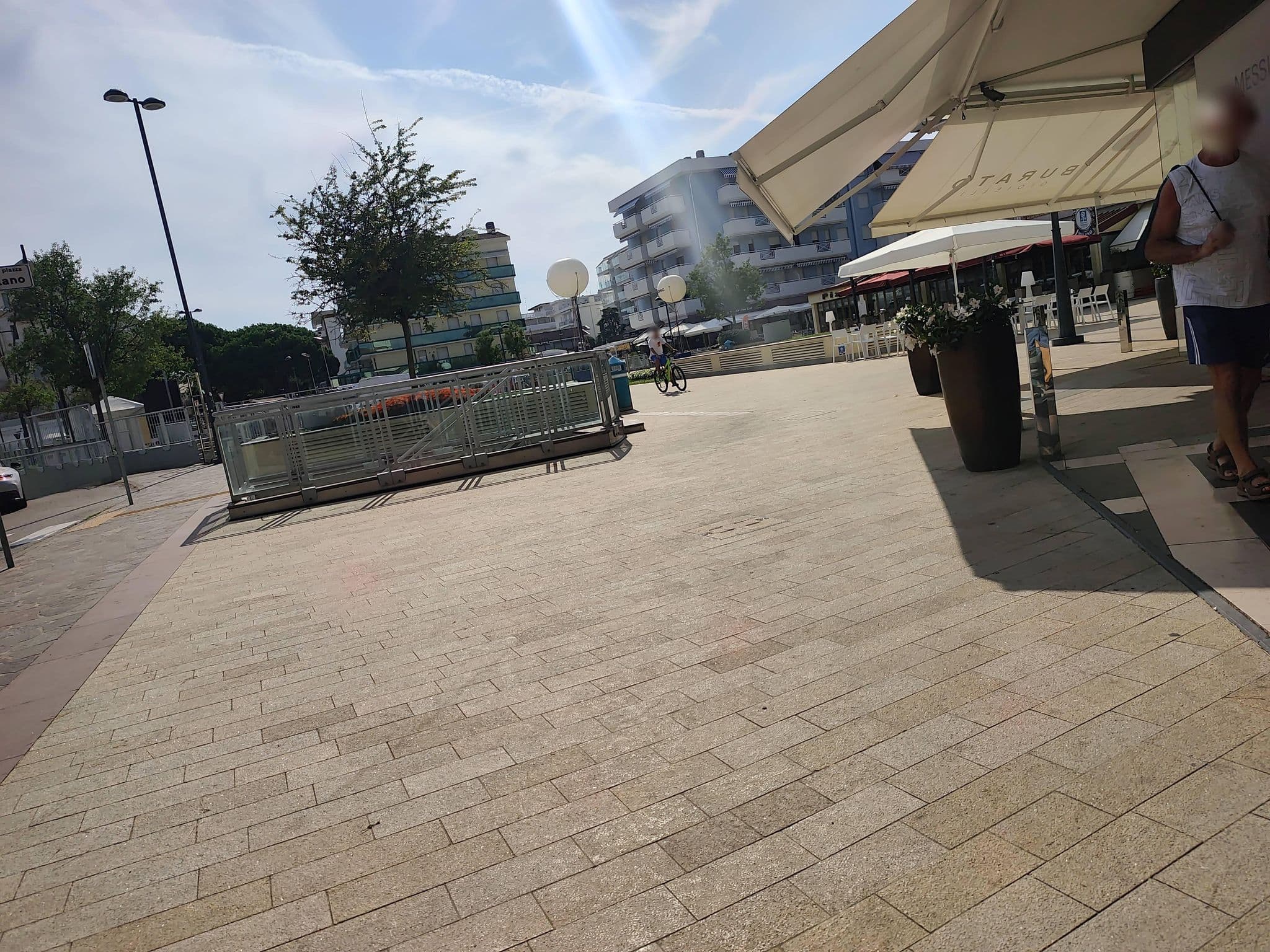 Street view near Hotel Mirafiori di Veronese M. & C. SAS, Lido di Jesolo — © Duro (CC BY-SA · Mapillary)
