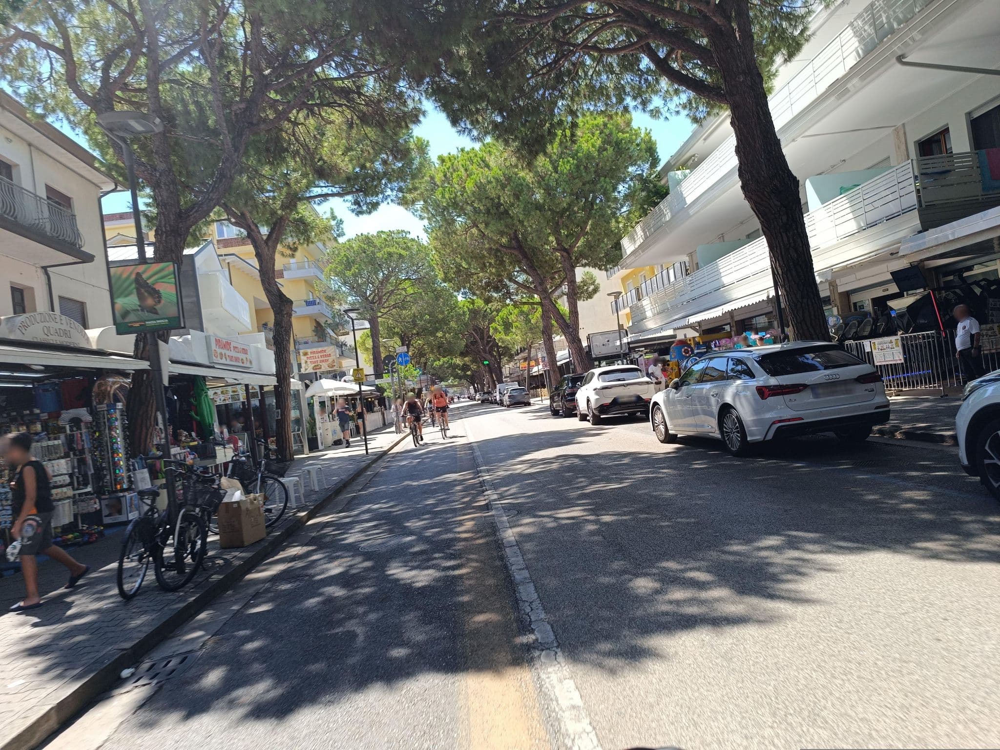 Street view near kamer 107 hotelleke, Lido di Jesolo — © Duro (CC BY-SA · Mapillary)
