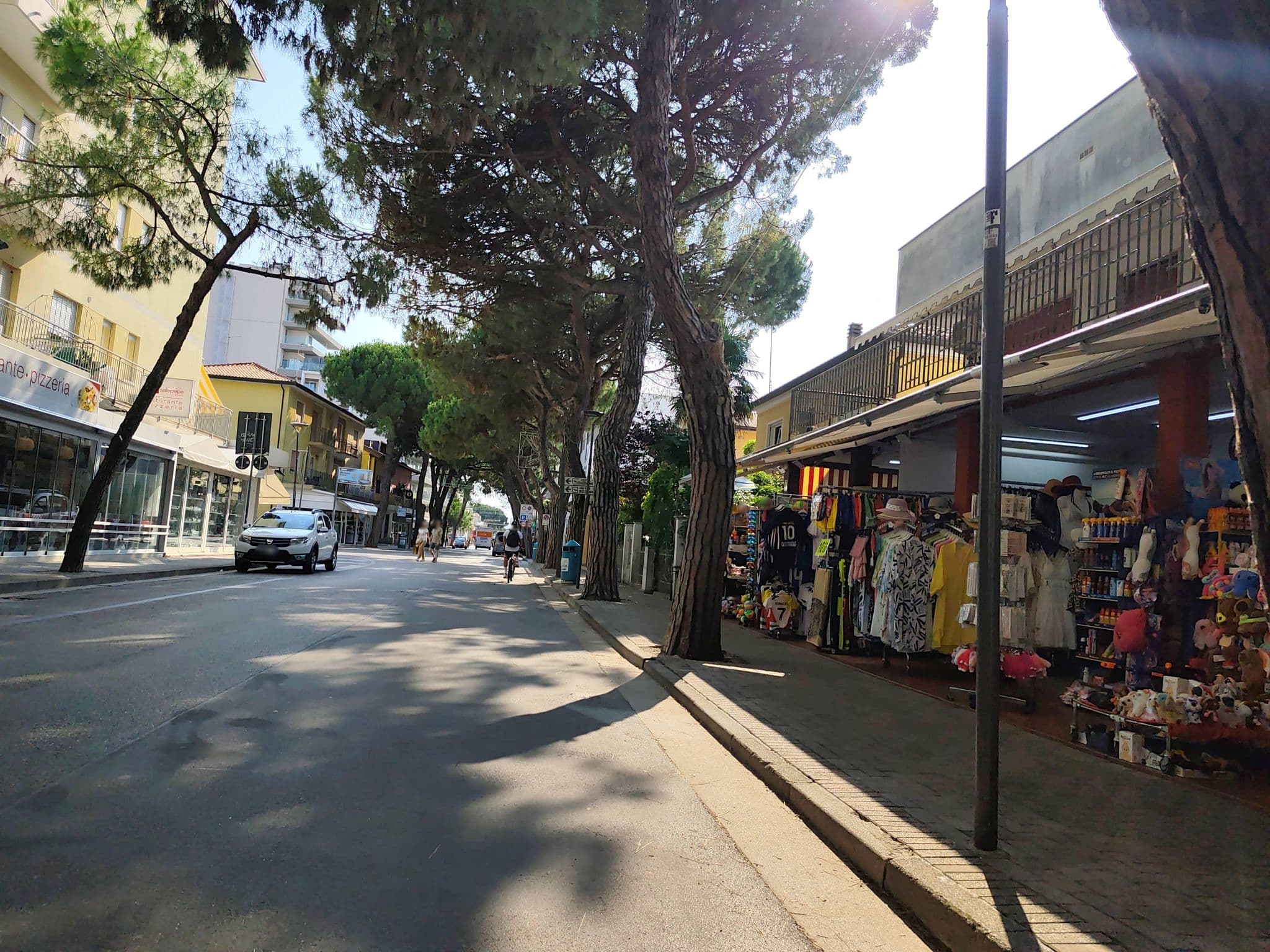 Street view near Hotel Rapallo, Lido di Jesolo — © Duro (CC BY-SA · Mapillary)