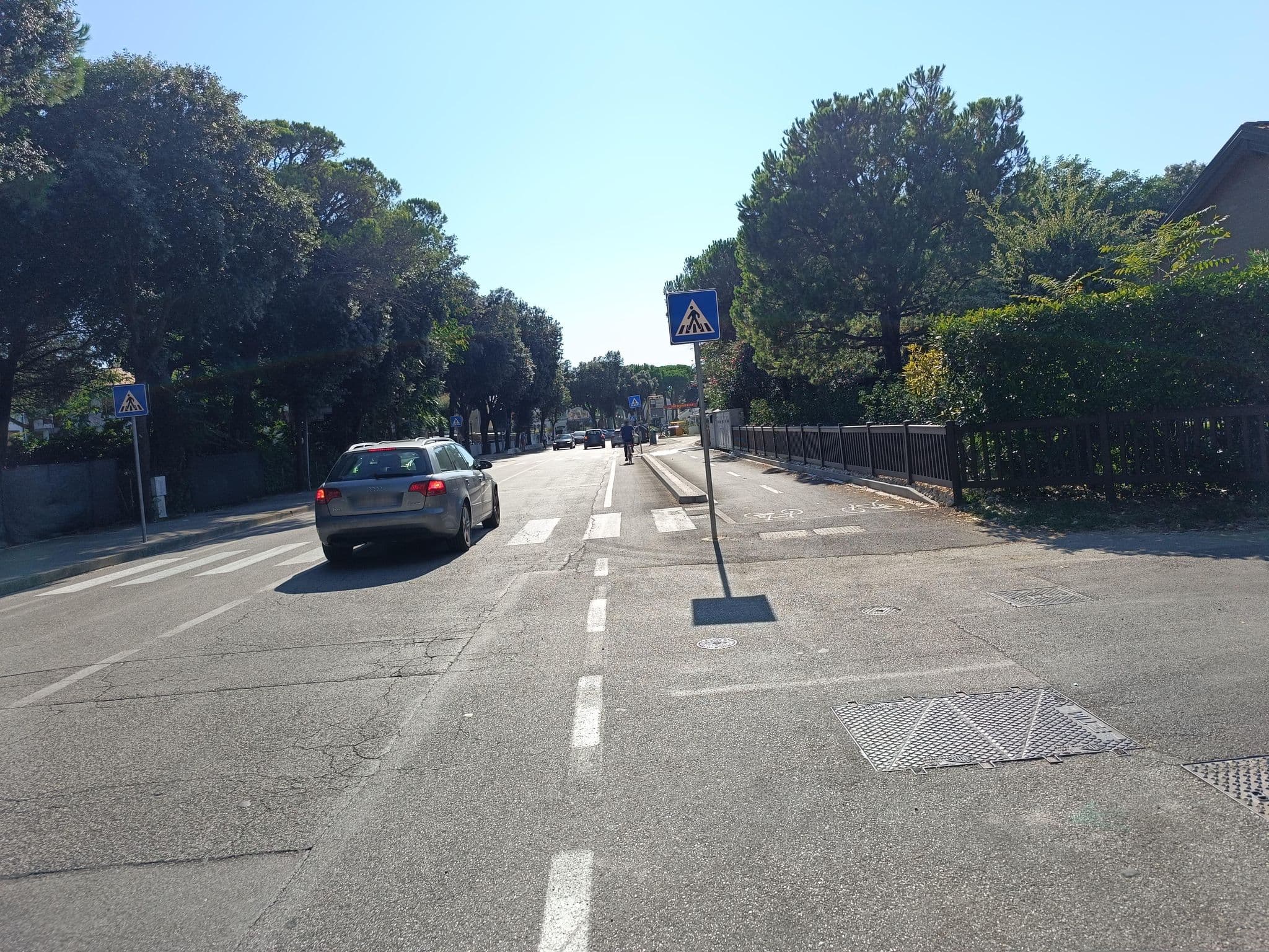 Street view near Minelli Marisa, Lido di Jesolo — © Duro (CC BY-SA · Mapillary)