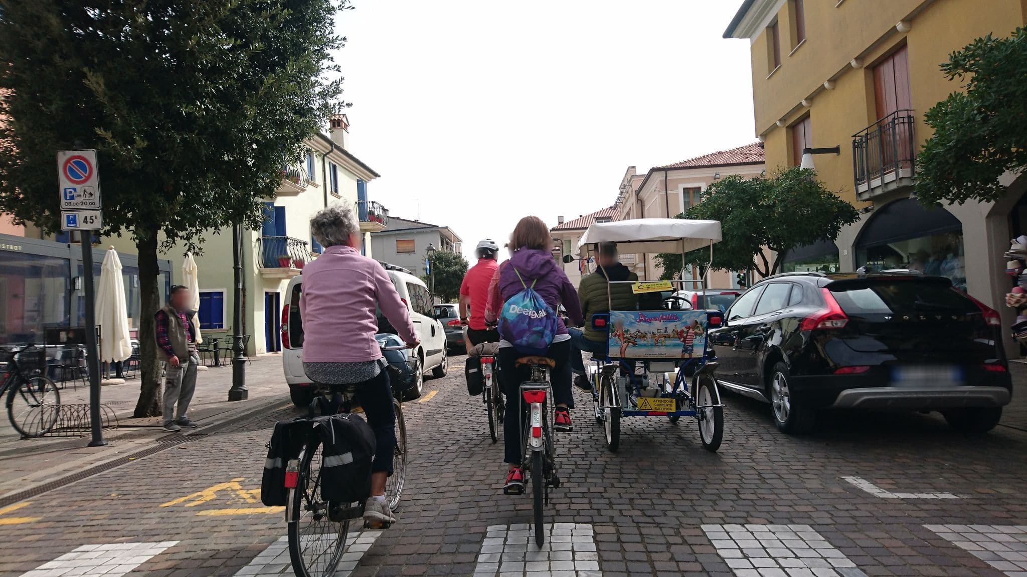 Street view near Bar Pellegrini Dina Maria, Caorle — © voschix (CC BY-SA · Mapillary)