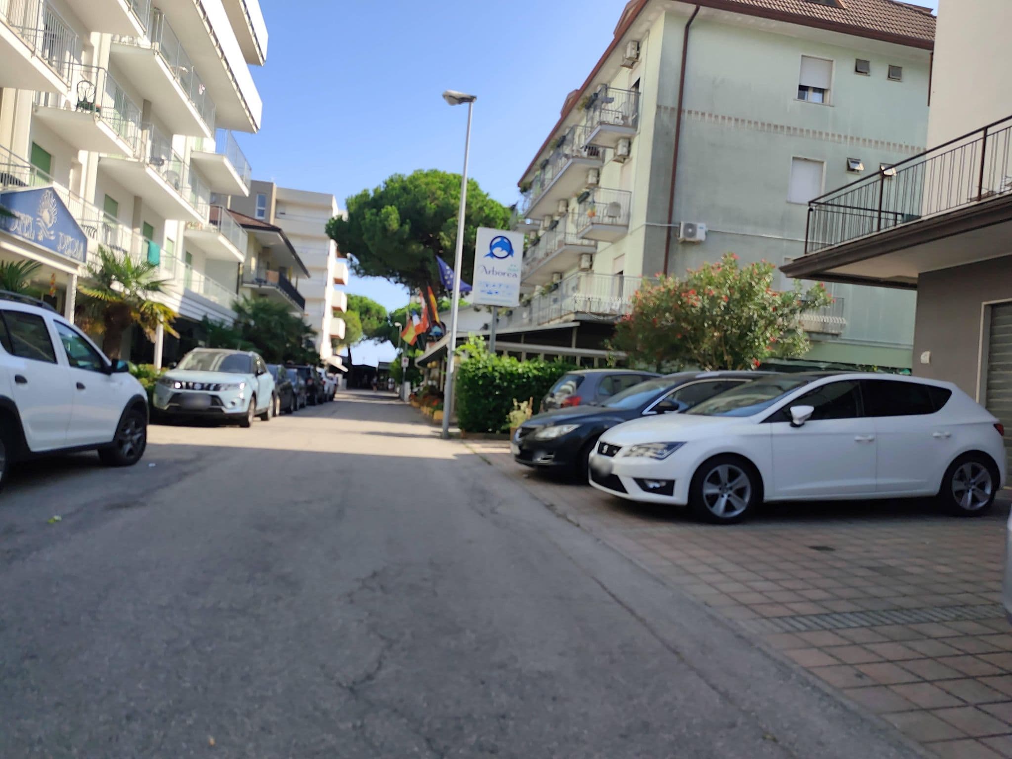 Street view near Dolomiti, Lido di Jesolo — © Duro (CC BY-SA · Mapillary)