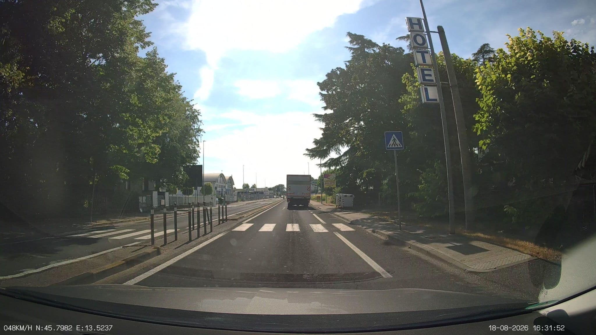 Street view near Albergo Ristorante 'sirenettà, Panzano — © heetENkoel (CC BY-SA · Mapillary)