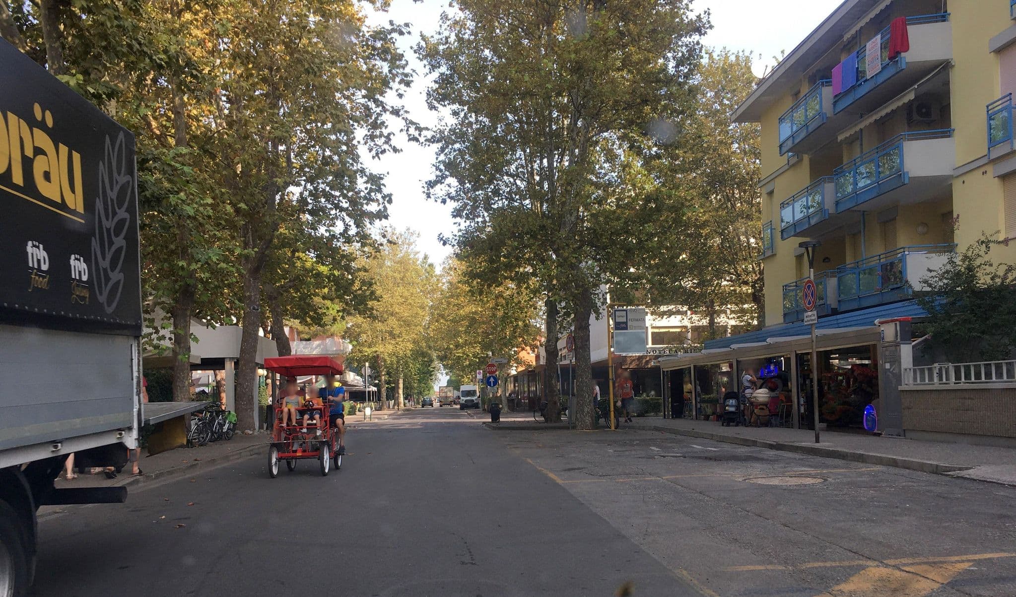 Street view near Pineda Aparthotel, Bibione — © istefanos (CC BY-SA · Mapillary)
