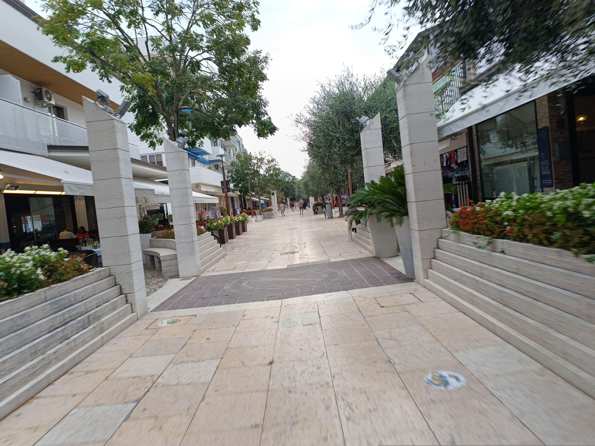 Street view near Sogema di Delzotto Antonella & C. SNC, Lignano Sabbiadoro — © Duro (CC BY-SA · Mapillary)