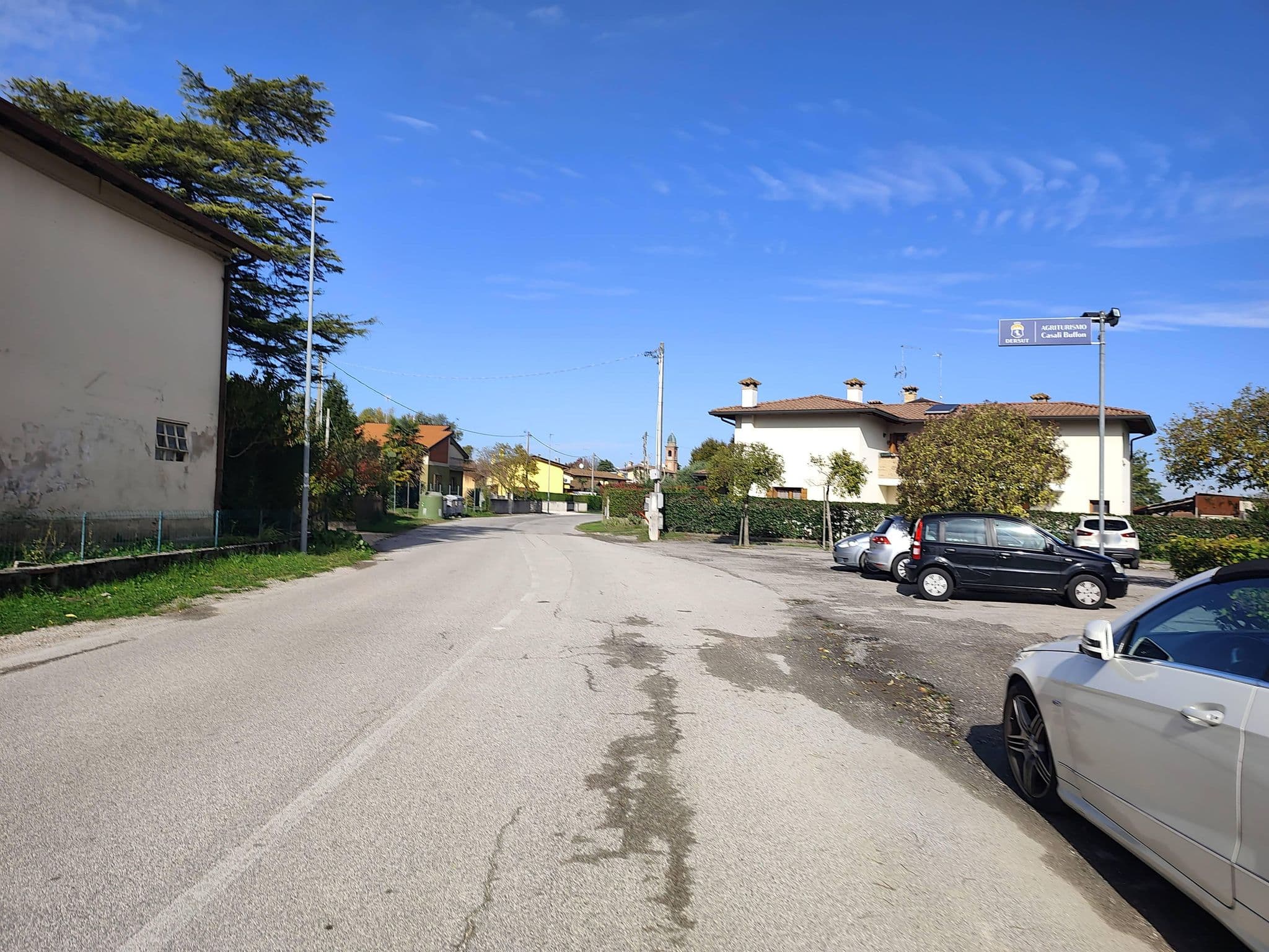 Street view near Agriturismo Casali Buffon, Pertegada — © Duro (CC BY-SA · Mapillary)