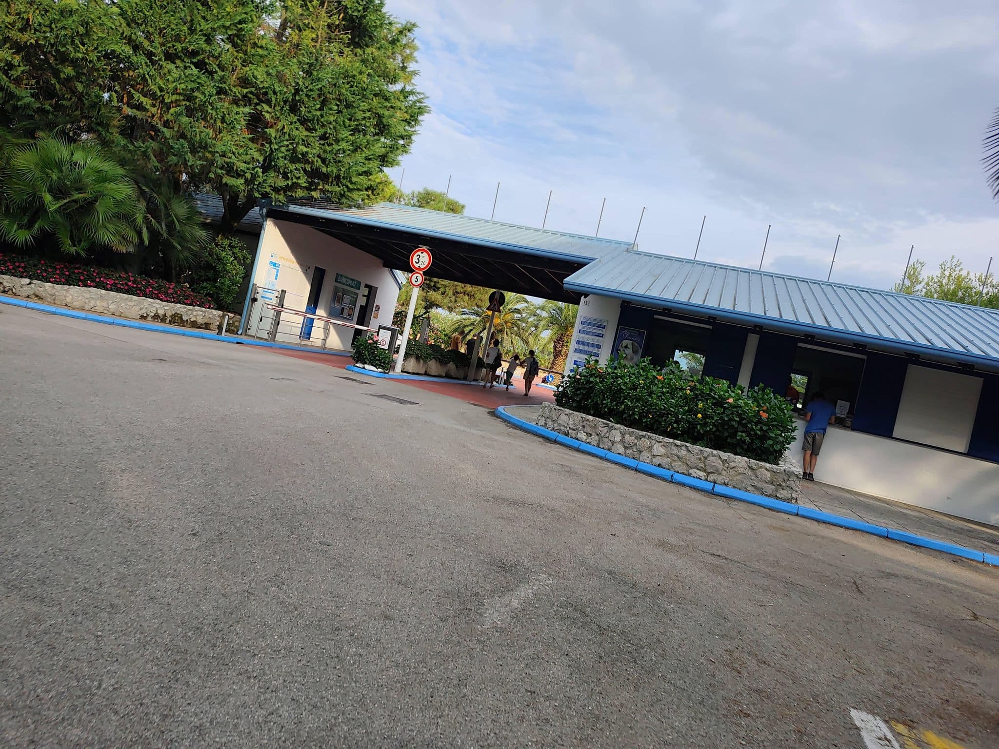 Street view near Camping Village Pino Mare, Lignano Sabbiadoro — © Duro (CC BY-SA · Mapillary)