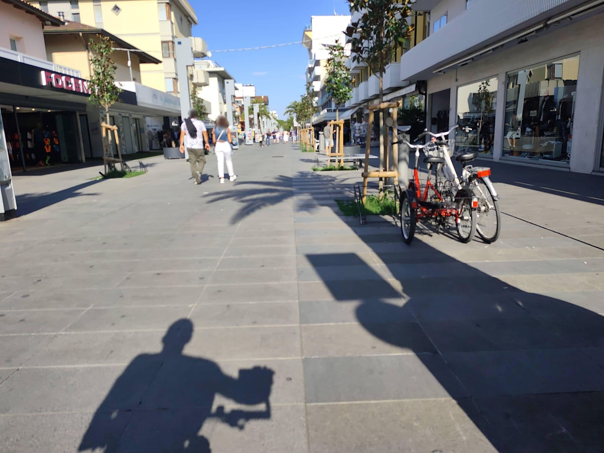 Street view near Hotel Pasha Lignano Sabbiadoro, Lignano Sabbiadoro — © Duro (CC BY-SA · Mapillary)