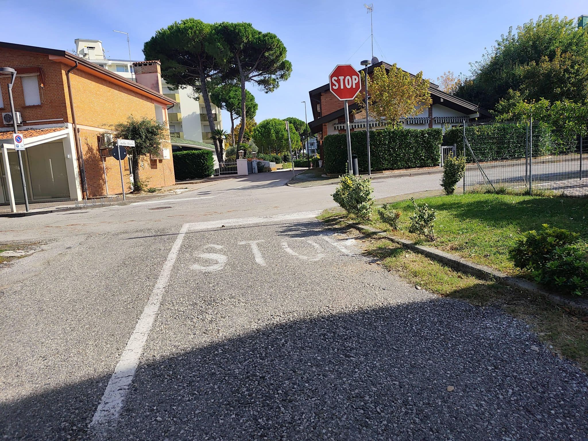 Street view near Appartamenti Ai Pini, Bibione — © Duro (CC BY-SA · Mapillary)
