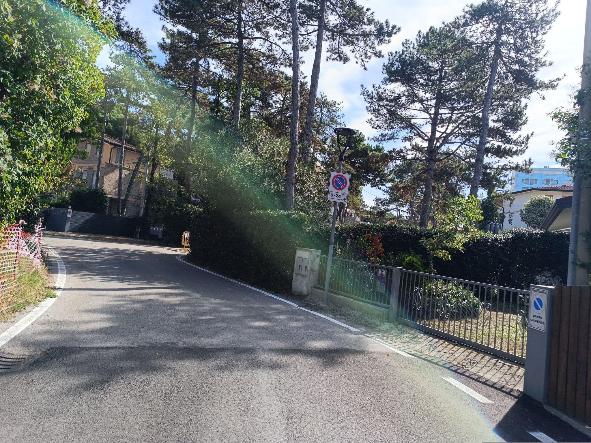 Street view near Lucky Italská Bed, Lignano Sabbiadoro — © Duro (CC BY-SA · Mapillary)