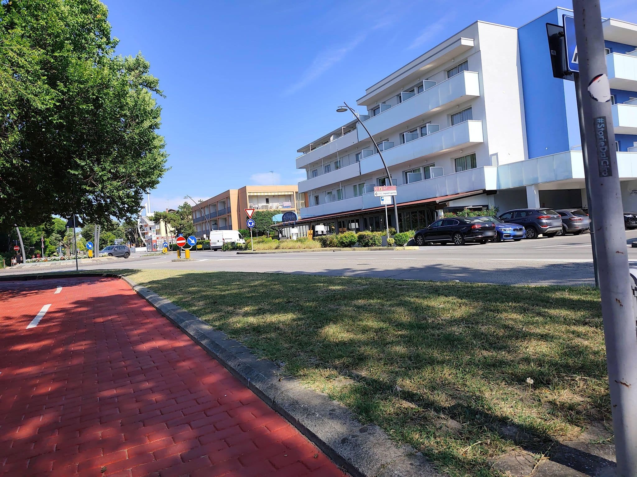 Street view near Alla Pergola Hotel Bibione, Bibione — © Duro (CC BY-SA · Mapillary)