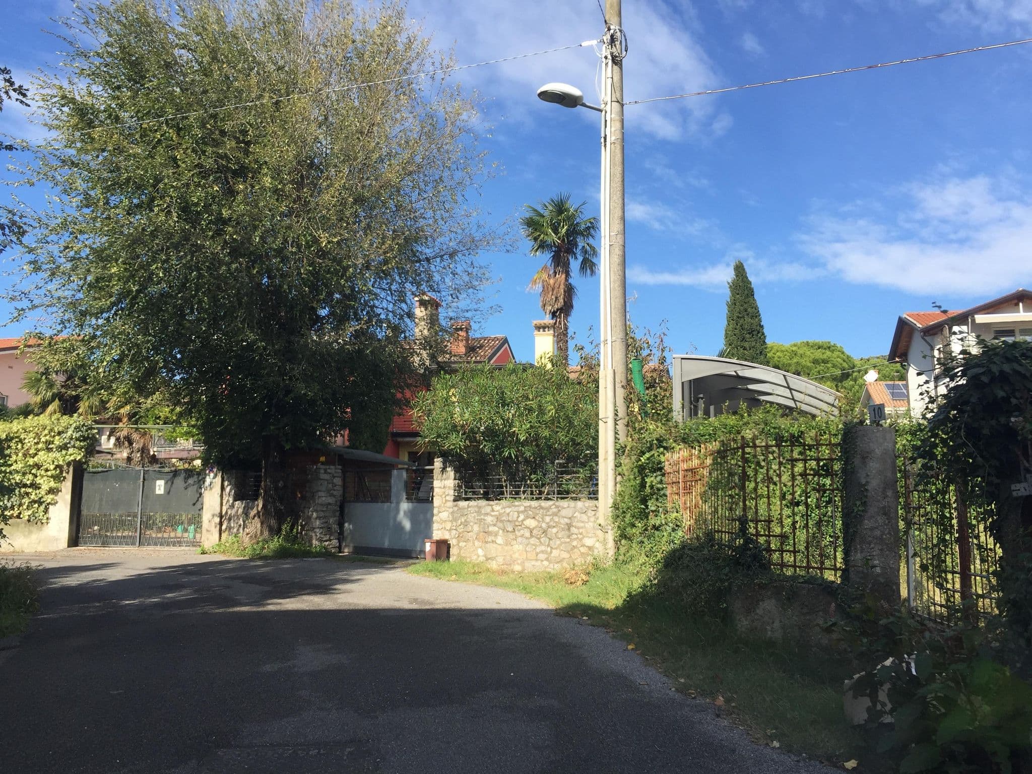 Street view near Antea Appartamenti, Gradisca d'Isonzo — © igorzo (CC BY-SA · Mapillary)