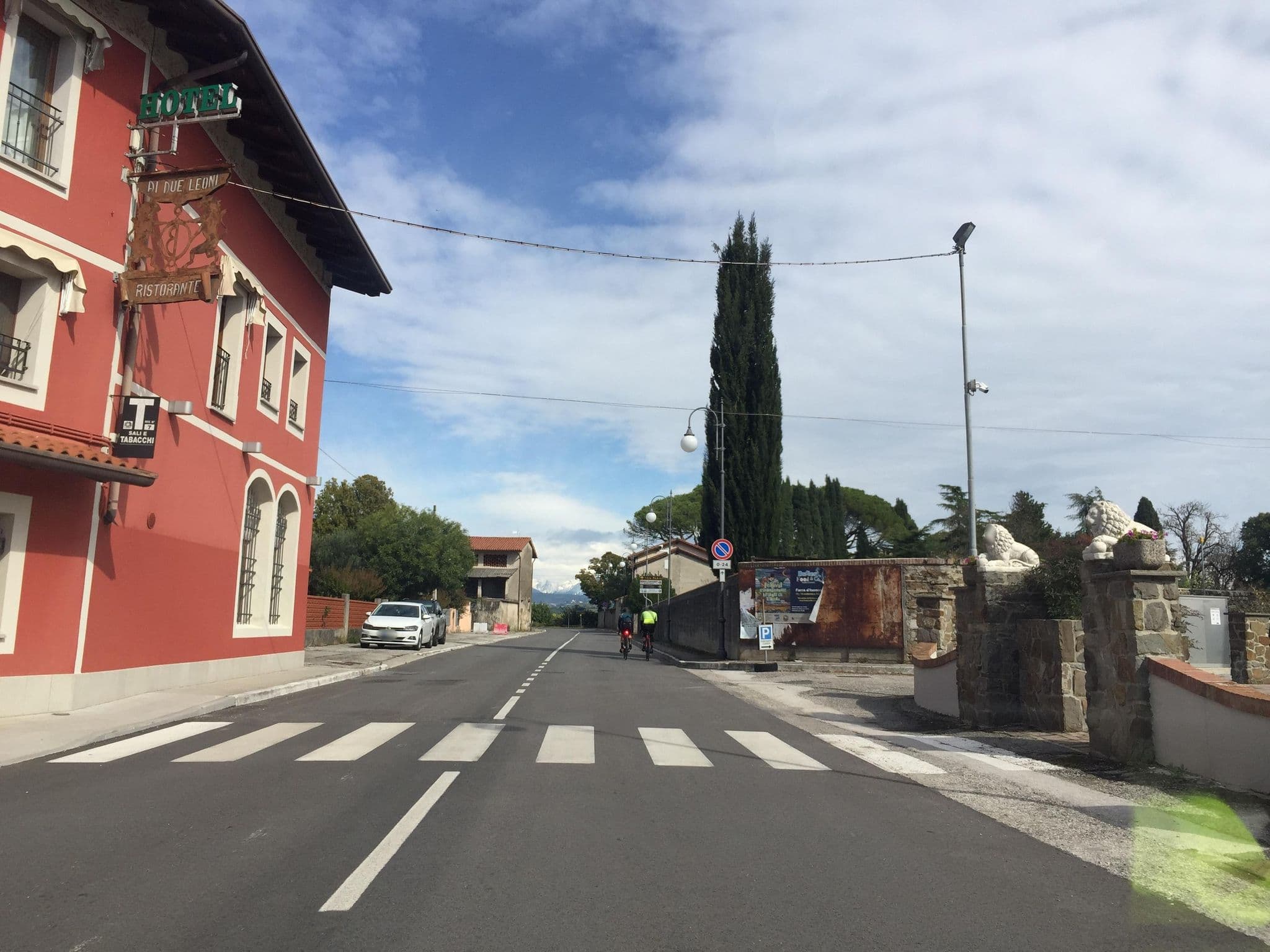 Street view near Albergo Ristorante Ai Due Leoni, Farra d'Isonzo — © igorzo (CC BY-SA · Mapillary)