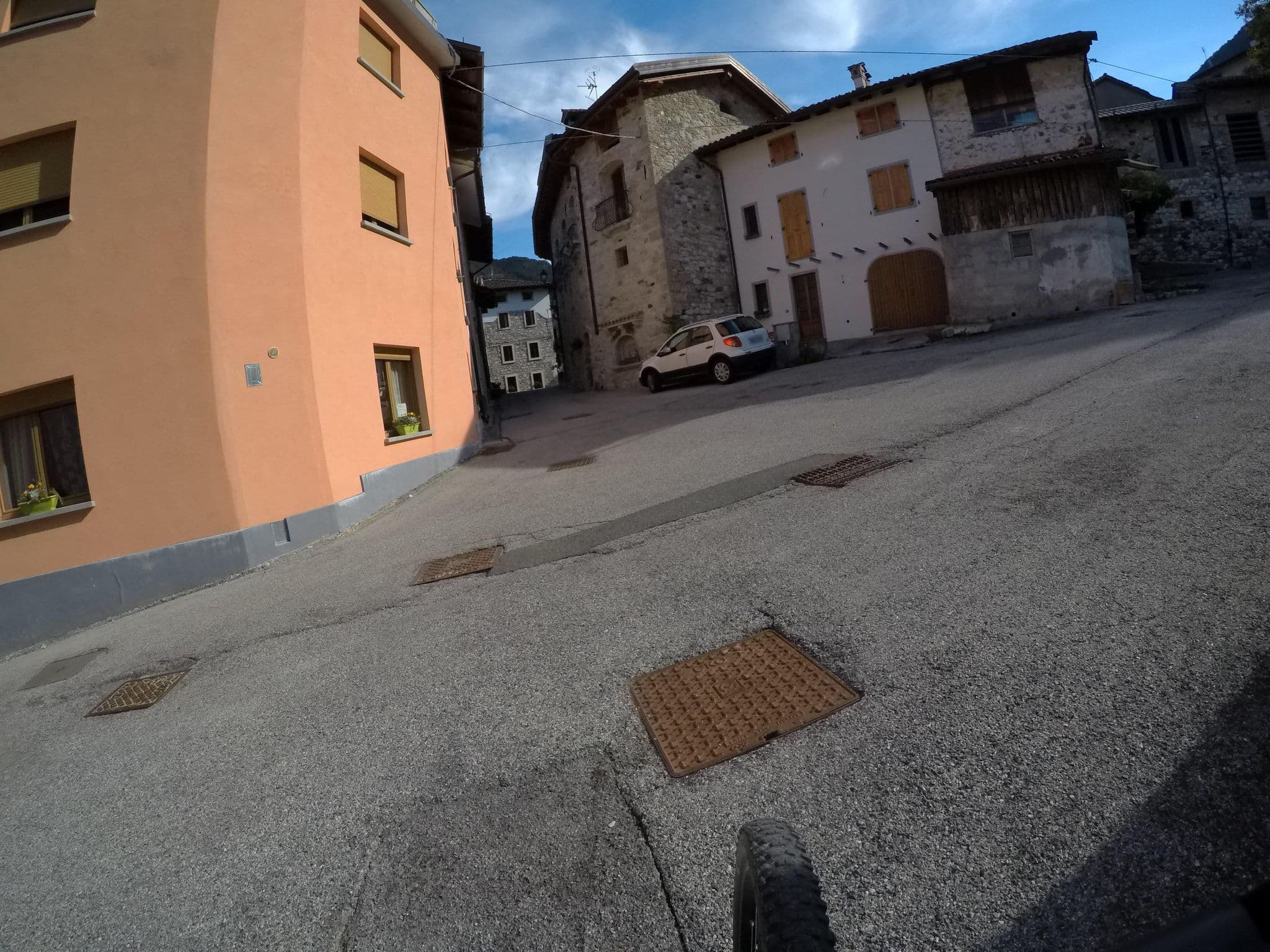 Street view near Albergo Miramonti, Tolmezzo — © borgofum (CC BY-SA · Mapillary)