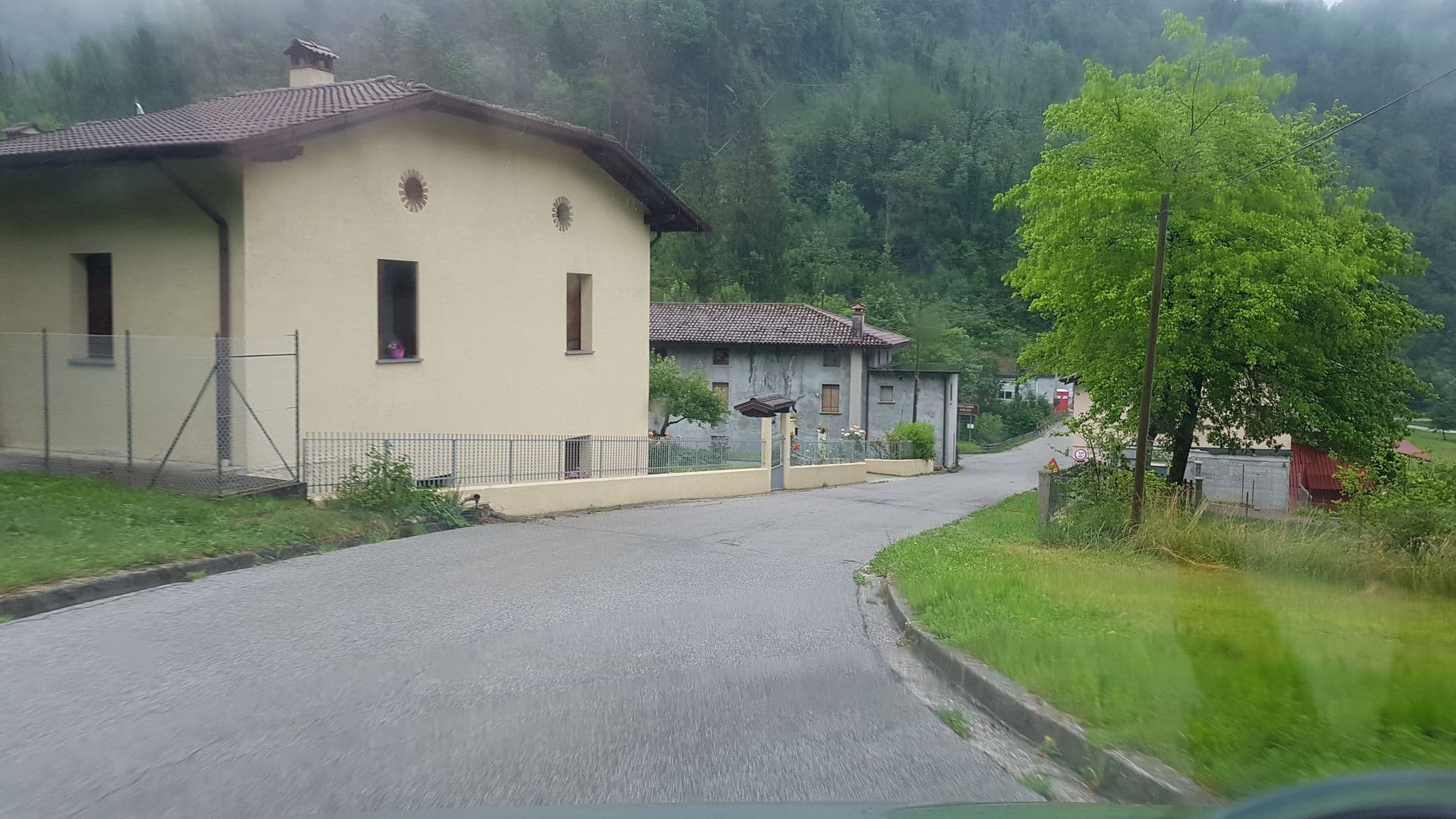 Street view near Nido delle Naiadi B&B, Nimis — © igorzo (CC BY-SA · Mapillary)