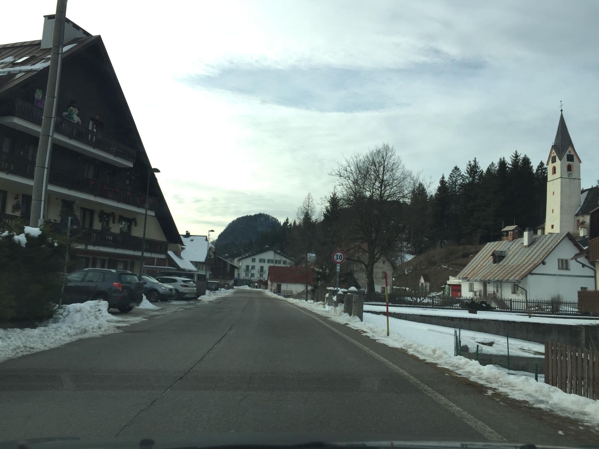 Street view near Hotel Sogni D'Oro, Tarvisio — © igorzo (CC BY-SA · Mapillary)