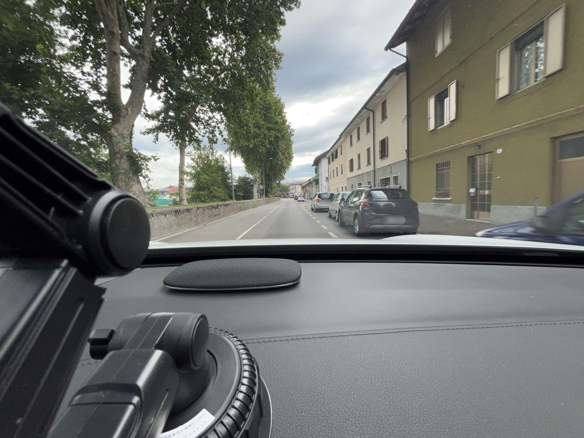 Street view near La Casetta, Udine — © lin_wang (CC BY-SA · Mapillary)