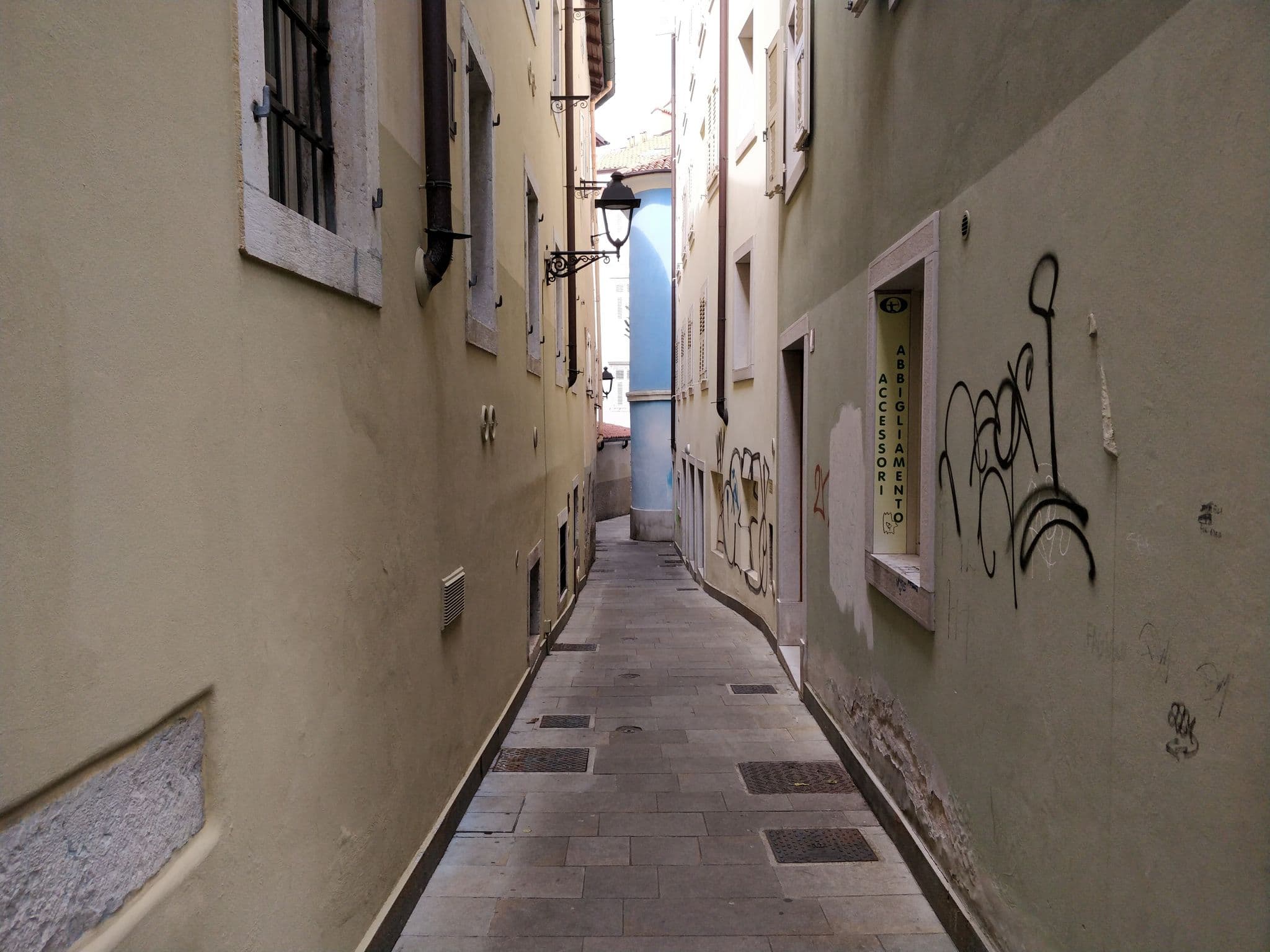Street view near B&B Pepeu, Trieste — © publicvoit (CC BY-SA · Mapillary)