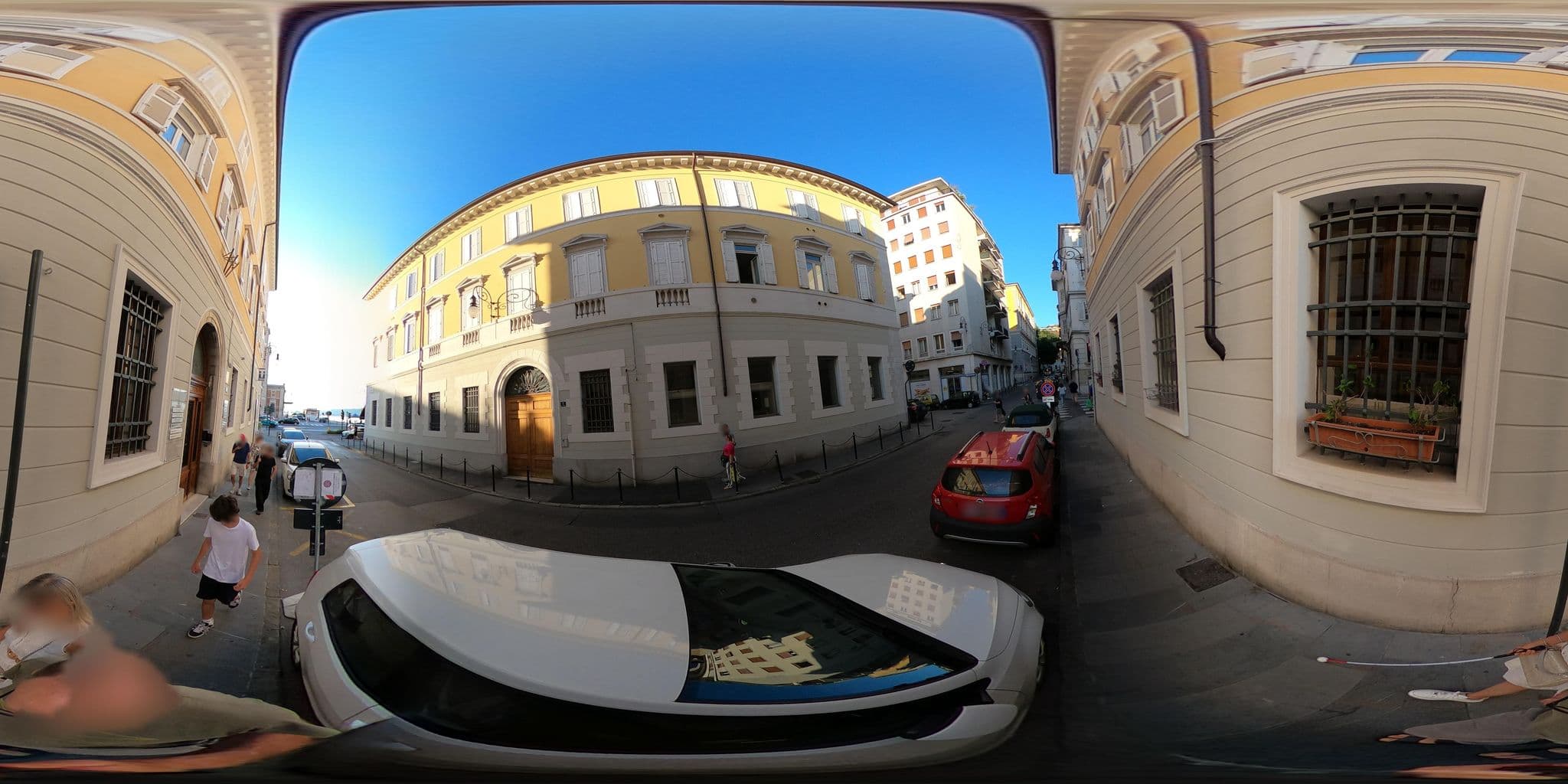 Street view near Le Rive del Revoltella, Trieste — © mircozorzo (CC BY-SA · Mapillary)