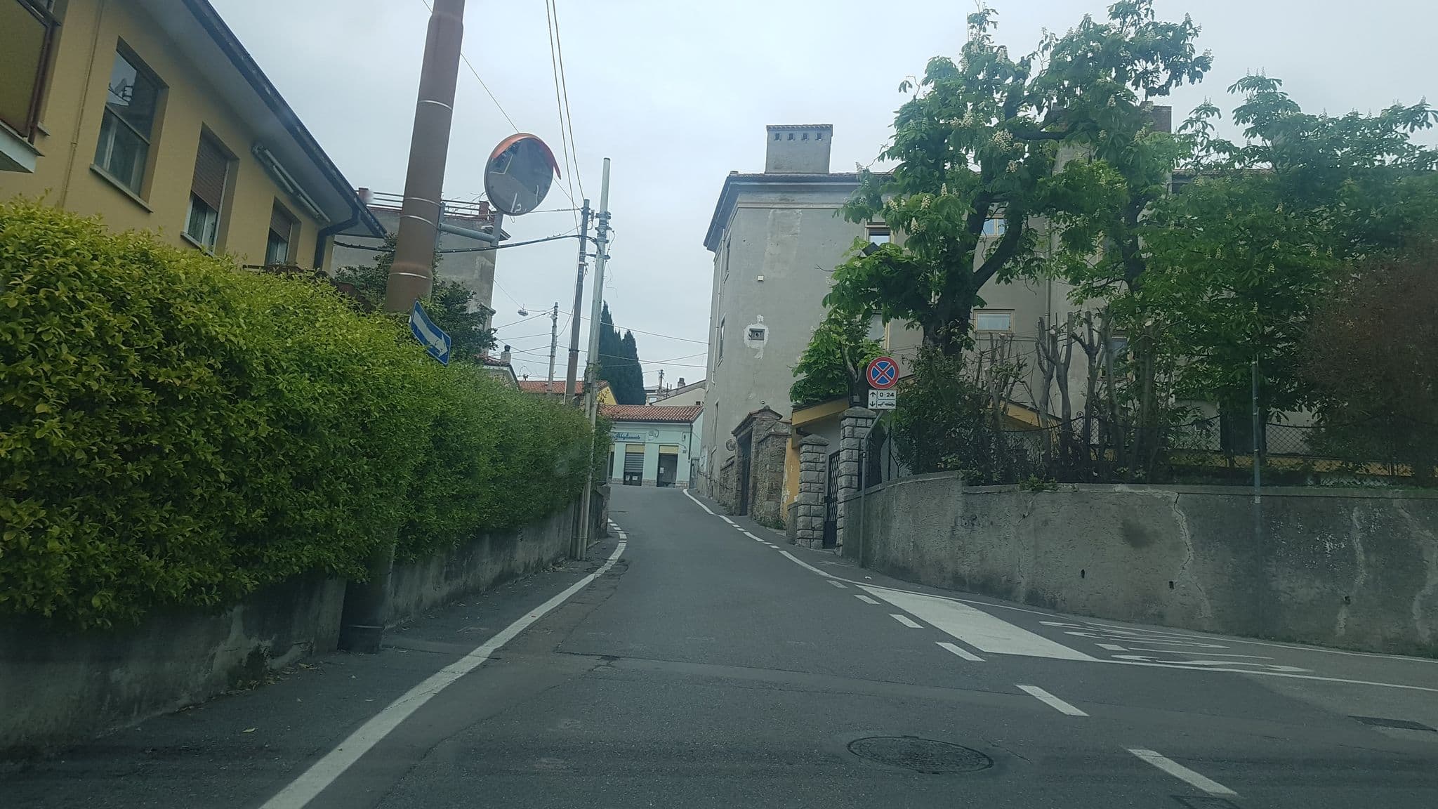 Street view near Le Rose, Muggia — © igorzo (CC BY-SA · Mapillary)
