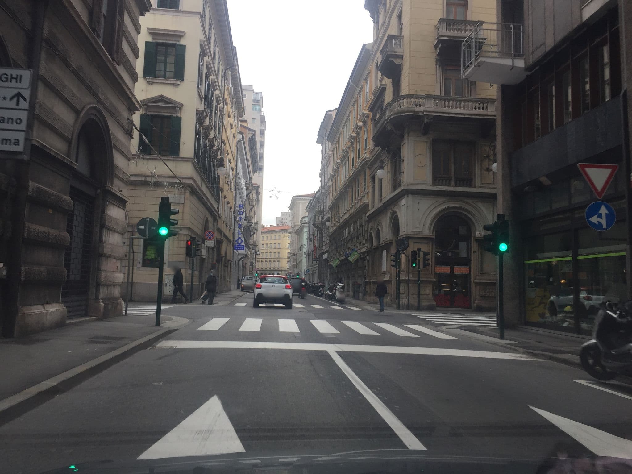 Street view near Ferrotel Trieste, Trieste — © igorzo (CC BY-SA · Mapillary)