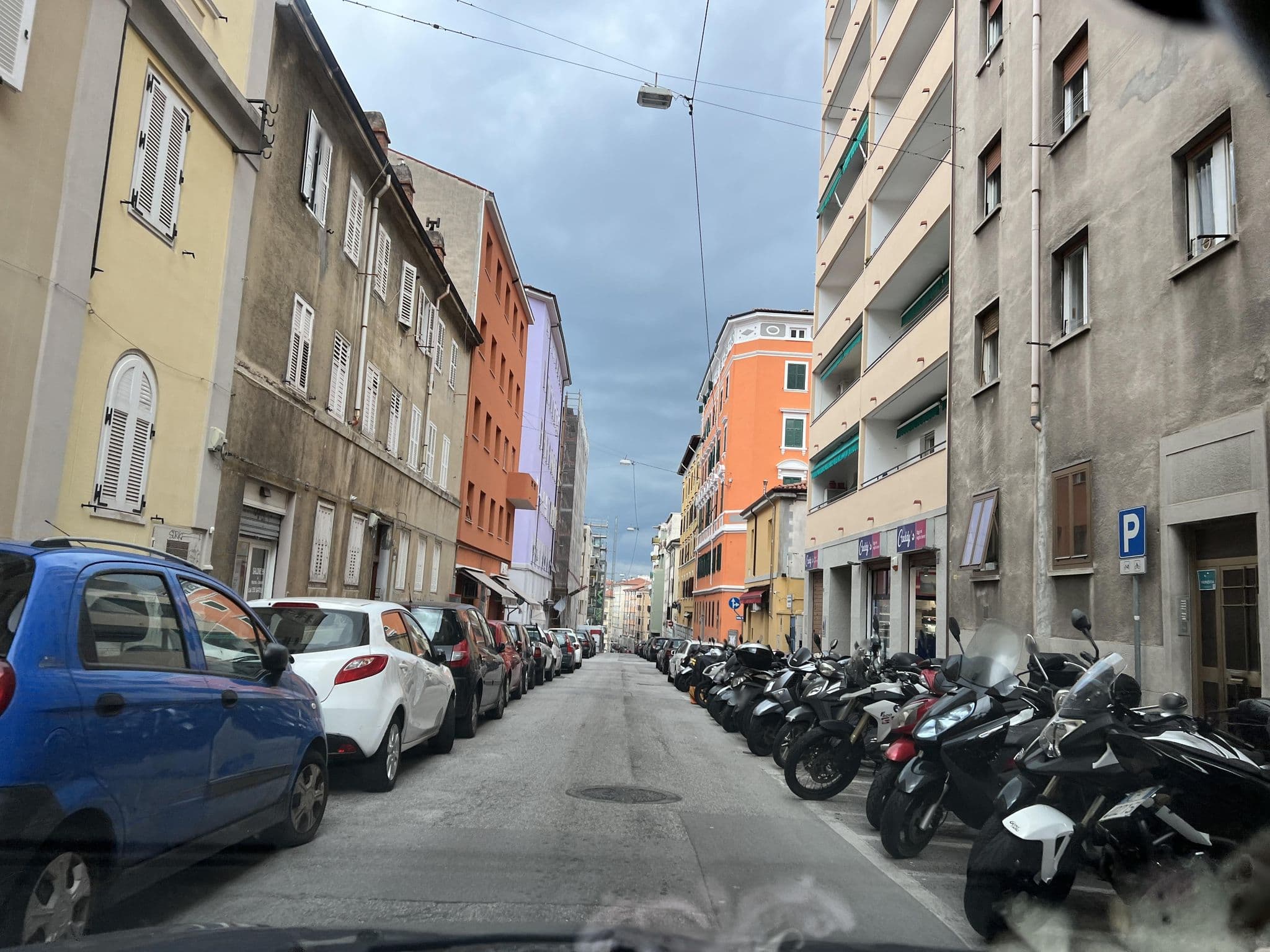 Street view near Viandante 16, Trieste — © igorzo (CC BY-SA · Mapillary)