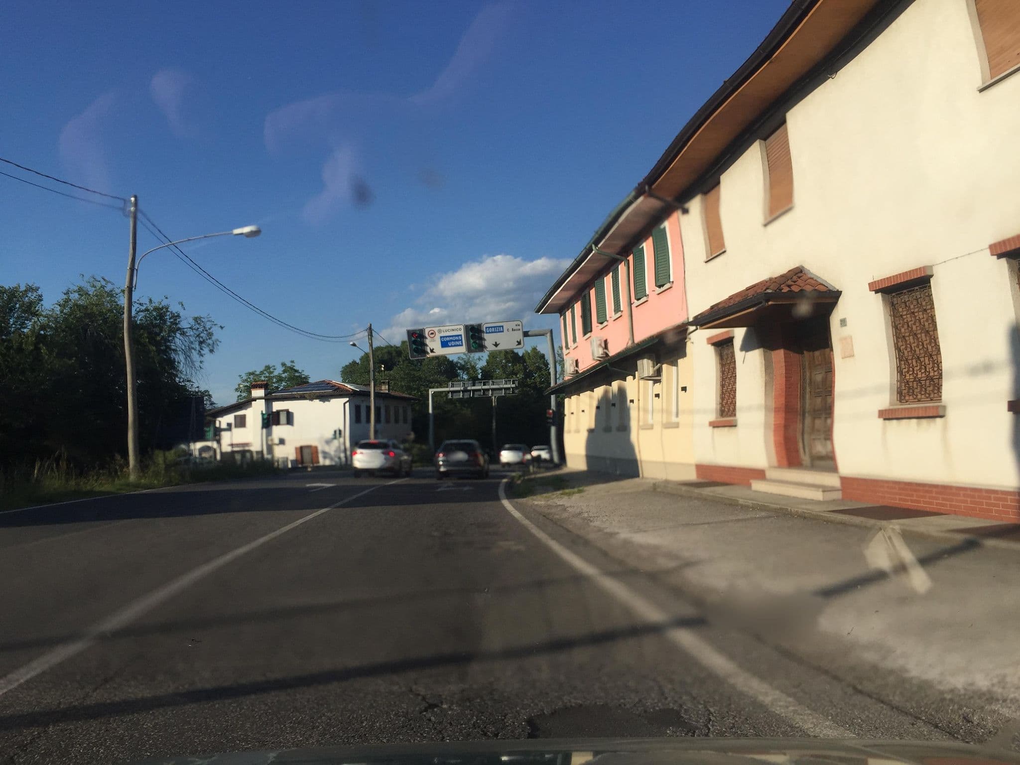Street view near Albergo Isonzo - Pizzeria Tre Stelle, Mossa — © igorzo (CC BY-SA · Mapillary)