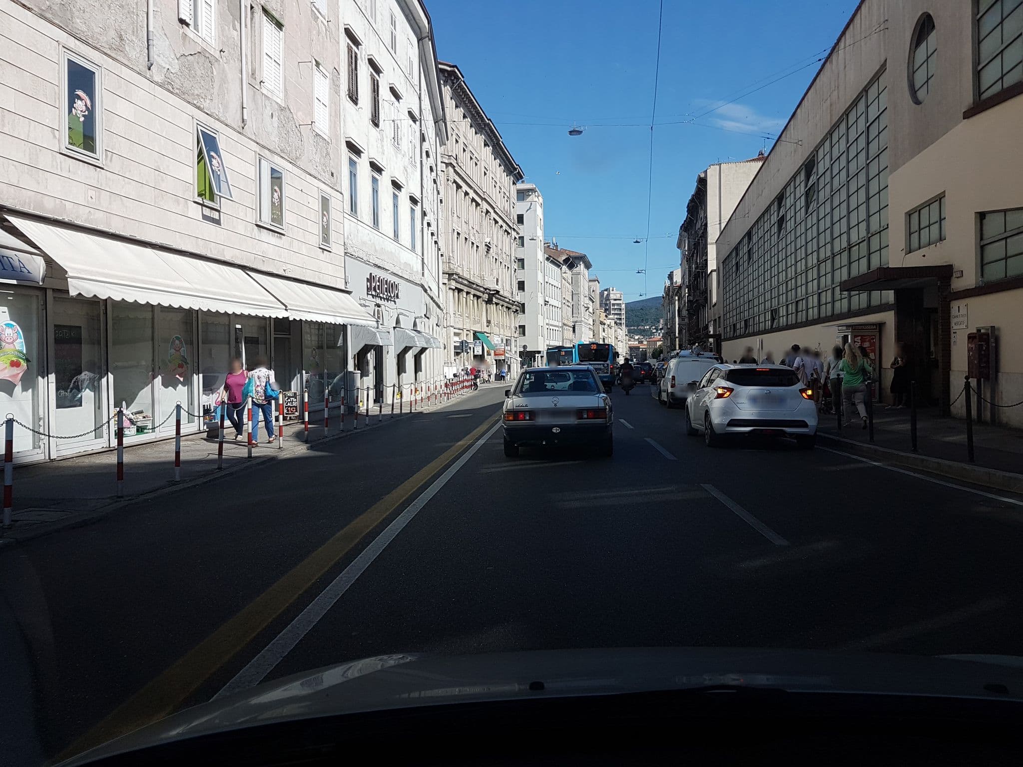 Street view near Residence Corso Saba, Trieste — © damjang (CC BY-SA · Mapillary)