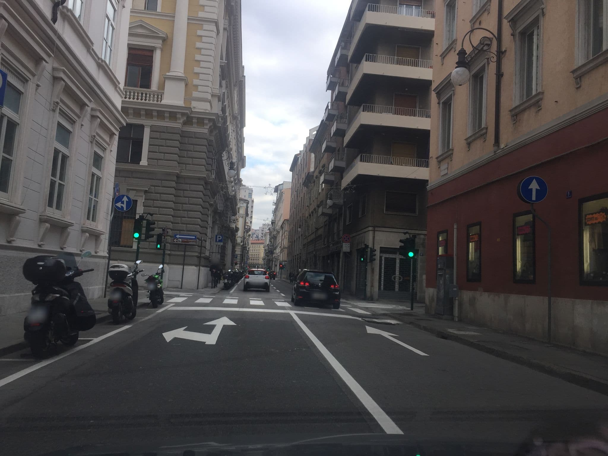 Street view near Residence Theresia- Tailor Made Stay, Trieste — © igorzo (CC BY-SA · Mapillary)