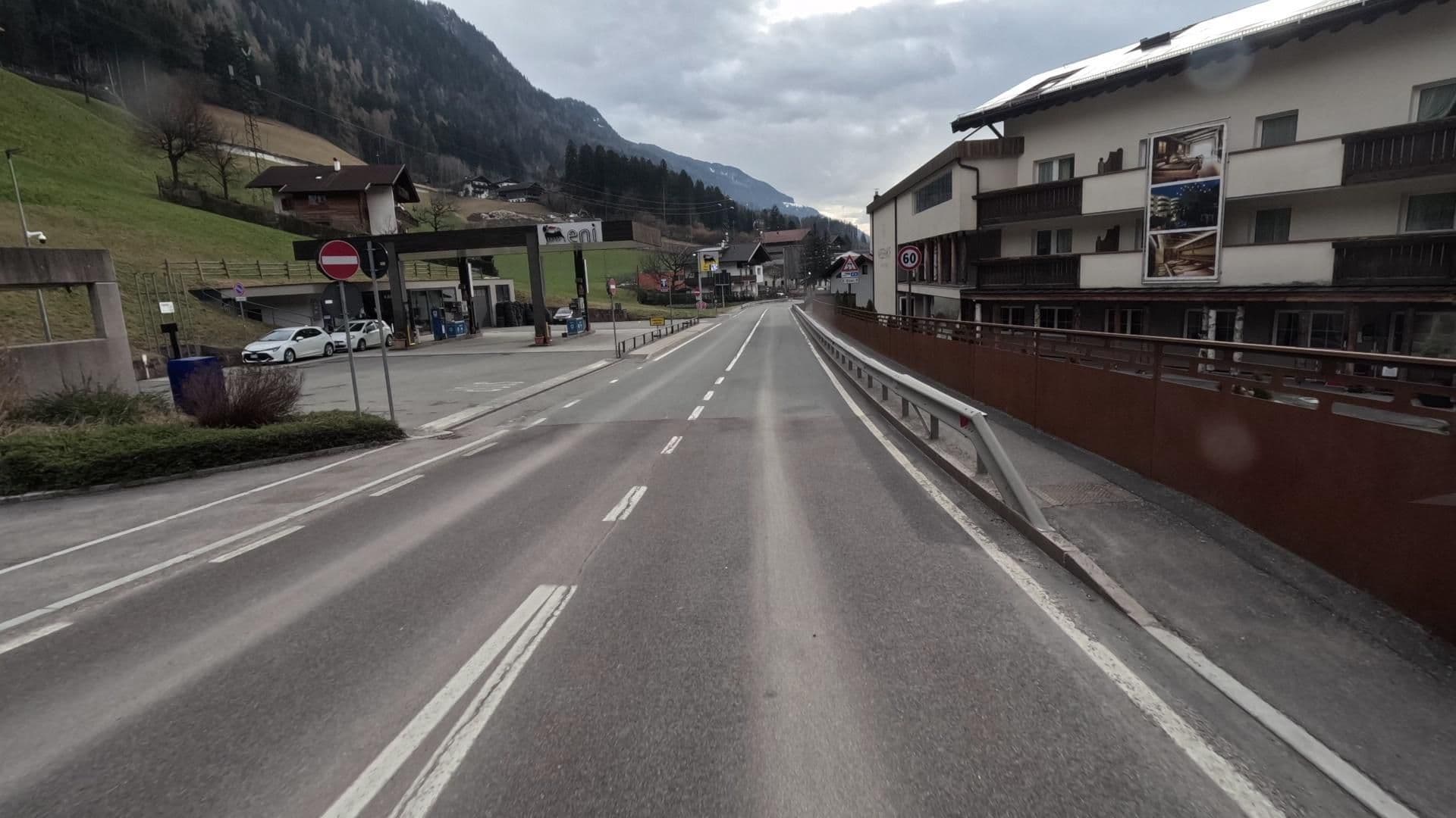 Street view near Wiesenhof Gardenresort, San Leonardo in Passiria — © bct (CC BY-SA · Mapillary)