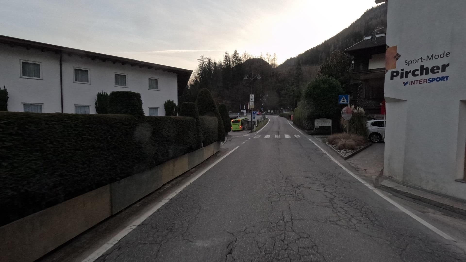 Street view near Hotel Pension Sonnegg, Scena - Schenna — © bct (CC BY-SA · Mapillary)