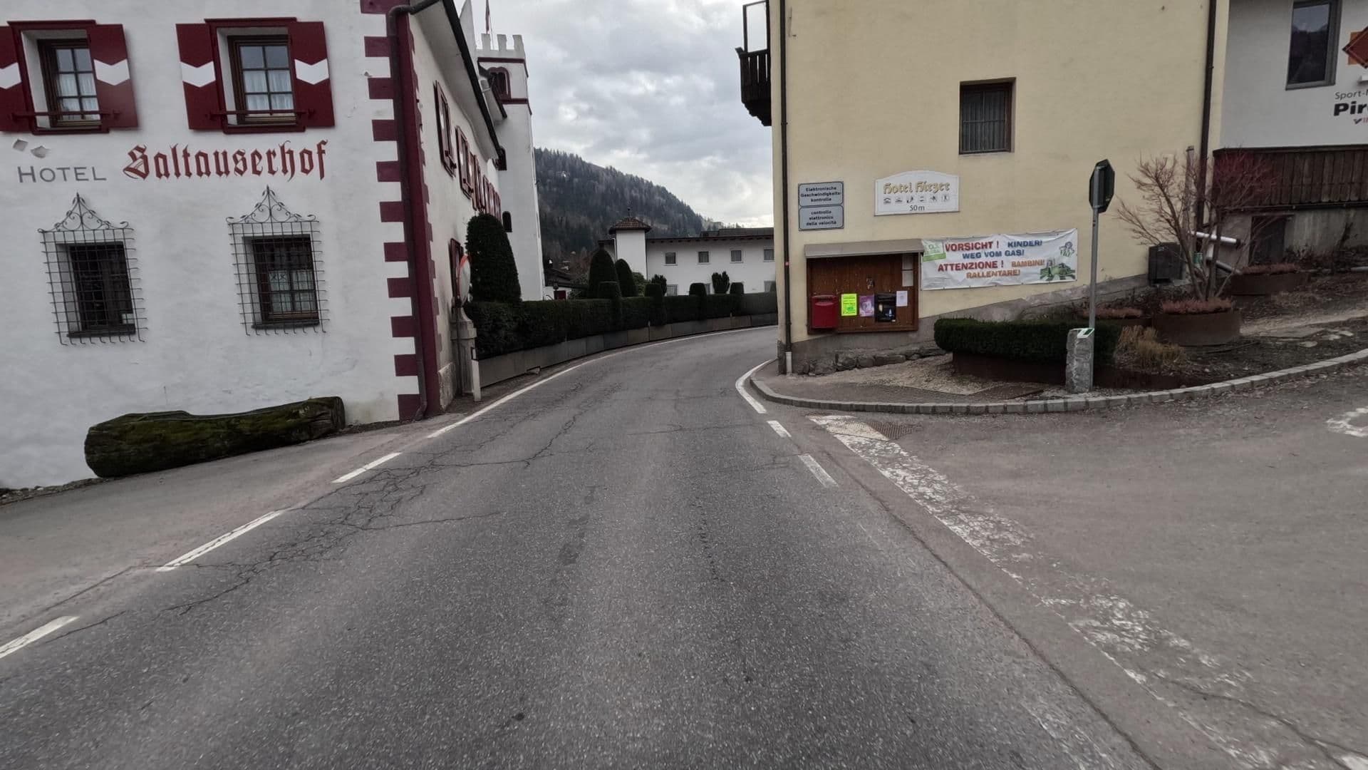 Street view near Saltauser Hof, Scena - Schenna — © bct (CC BY-SA · Mapillary)