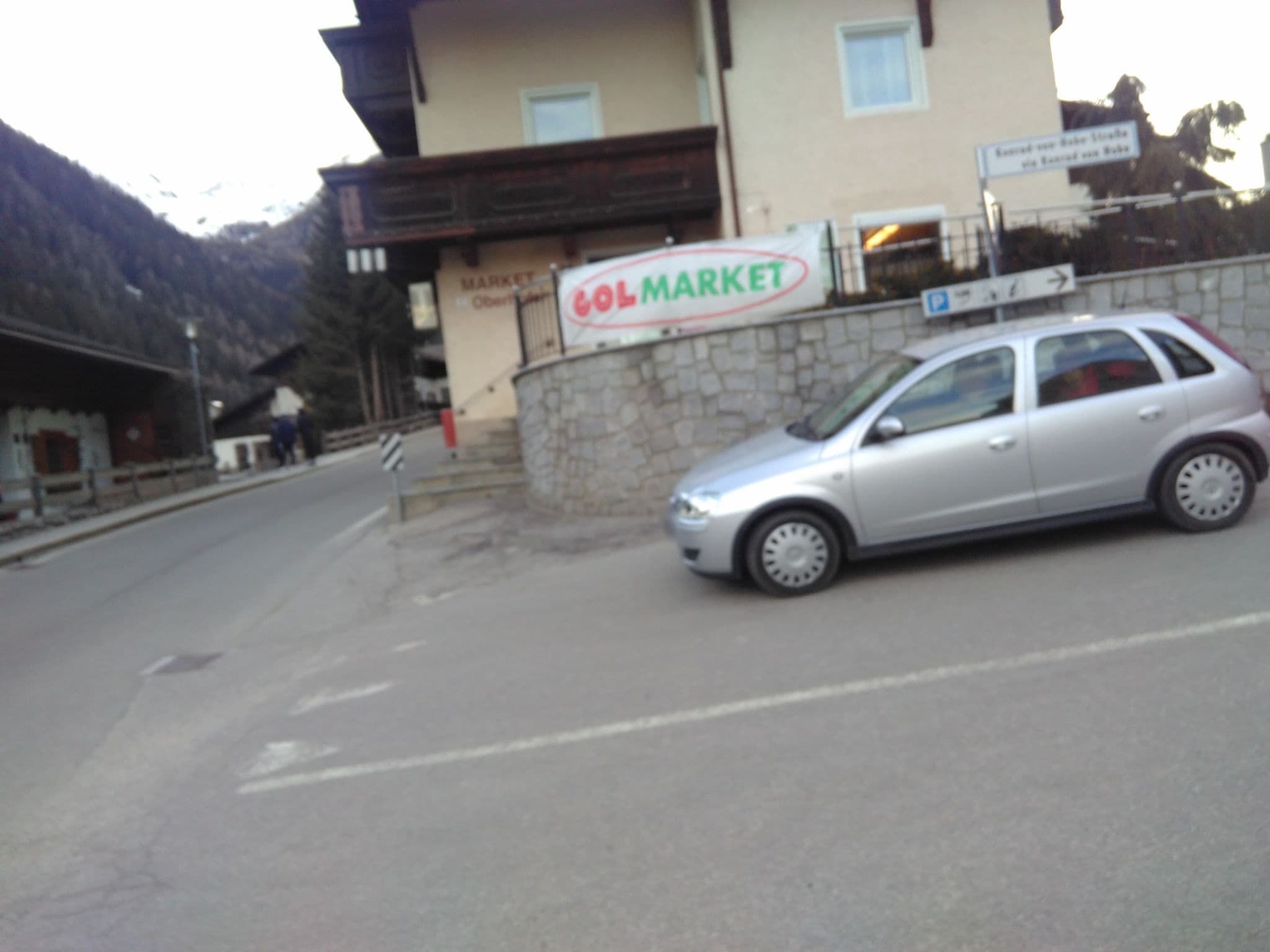 Street view near Albergo Schönwald, Rio di Pusteria — © zuse (CC BY-SA · Mapillary)