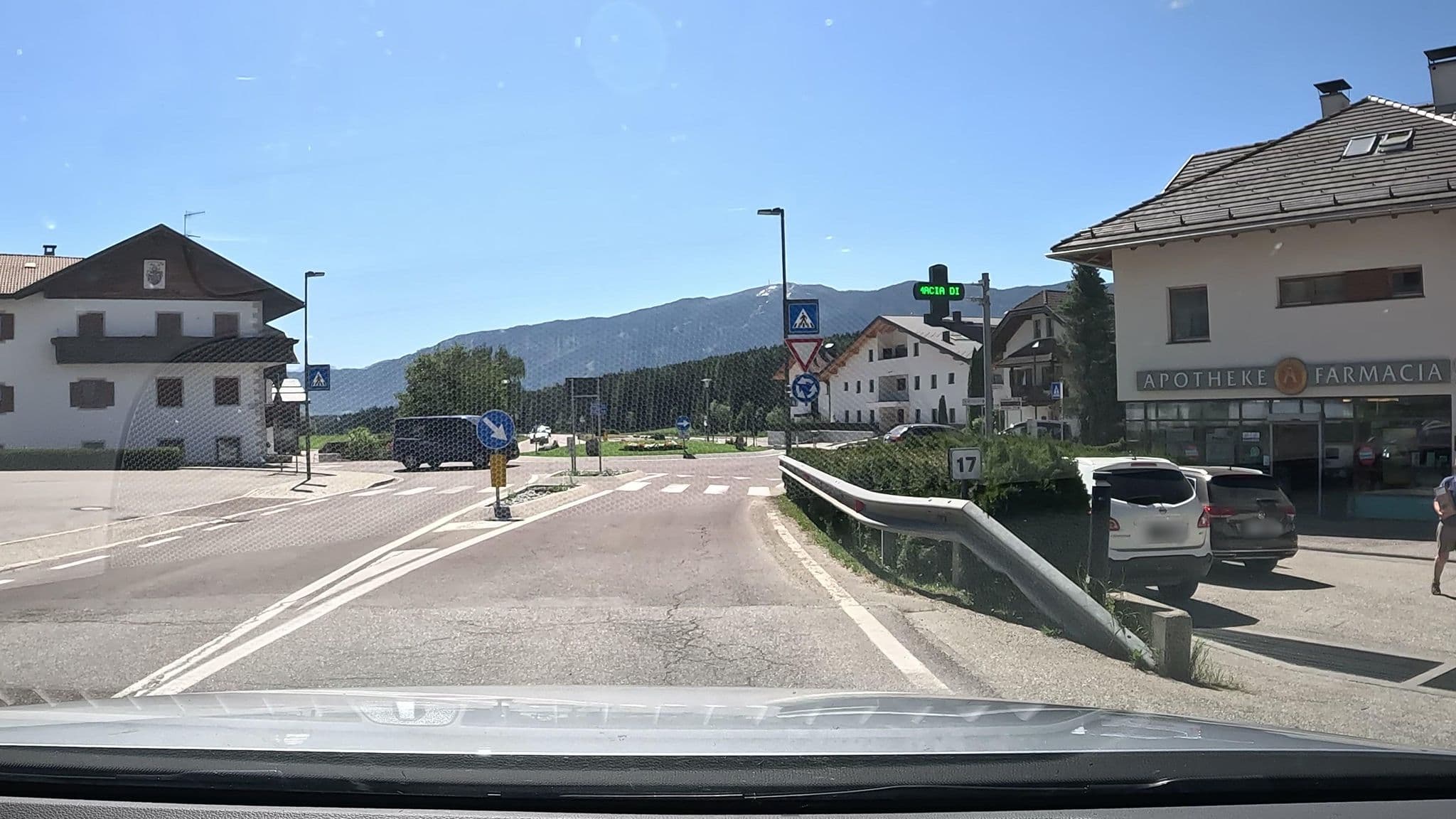 Street view near Café Pitzinger Bed And Breakfast, Falzes — © stefanro74 (CC BY-SA · Mapillary)