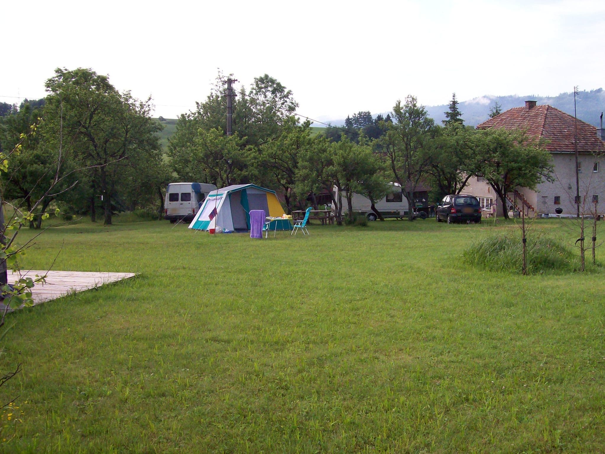Street view near Camping / Apartmány Sedliacky Dvor (Het Boerenhof), Brezno — © thema13 (CC BY-SA · Mapillary)