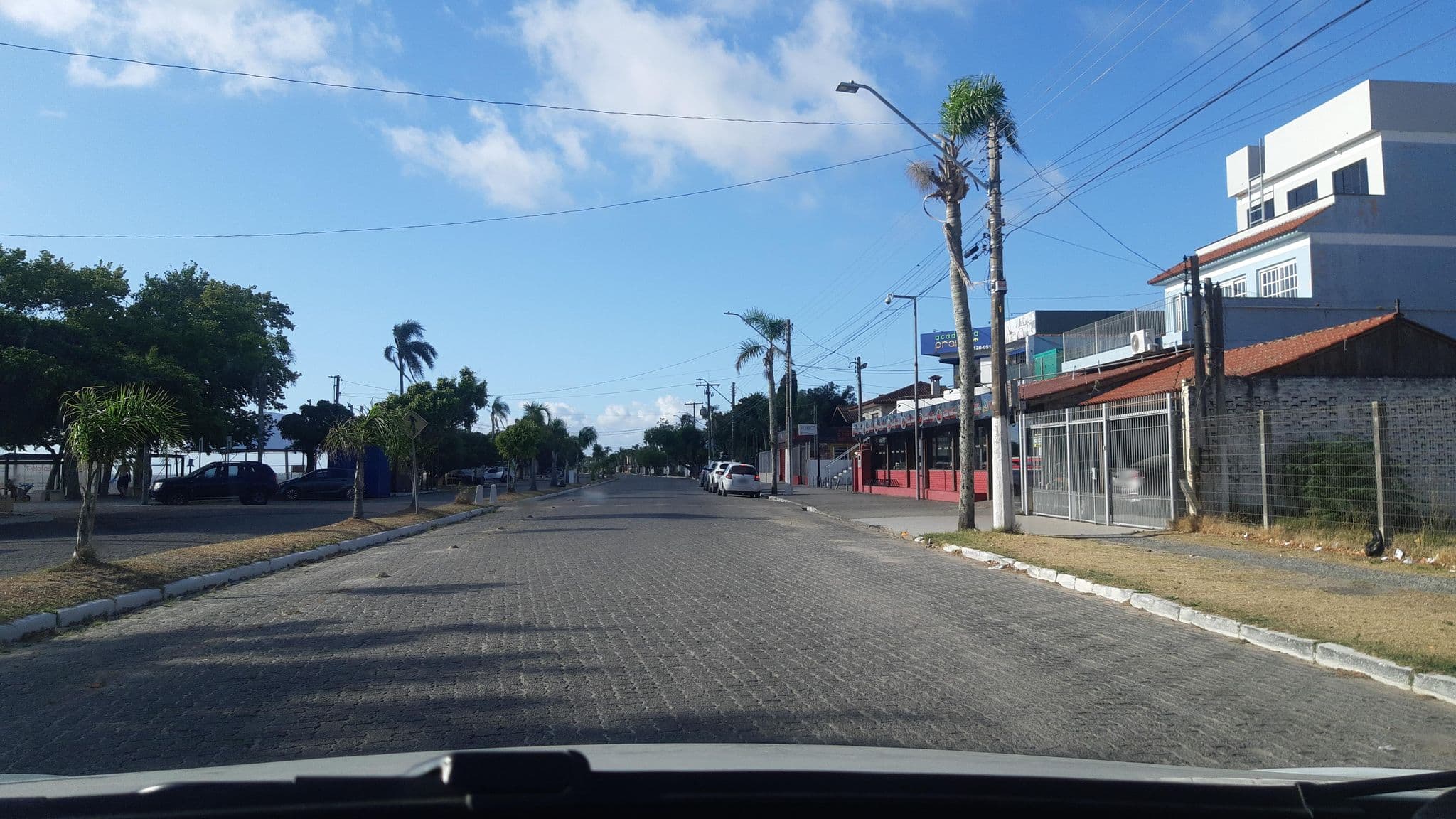 Street view near Laranjal Parque Hotel, Pelotas — © Kaart_Local (CC BY-SA · Mapillary)