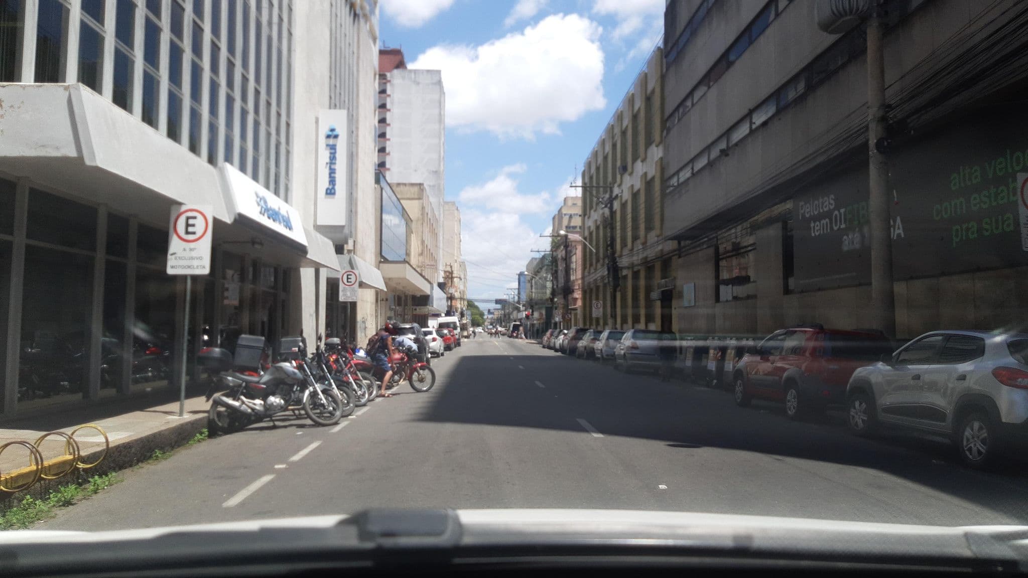 Street view near Hotel Santiago, Pelotas — © Kaart_Local (CC BY-SA · Mapillary)