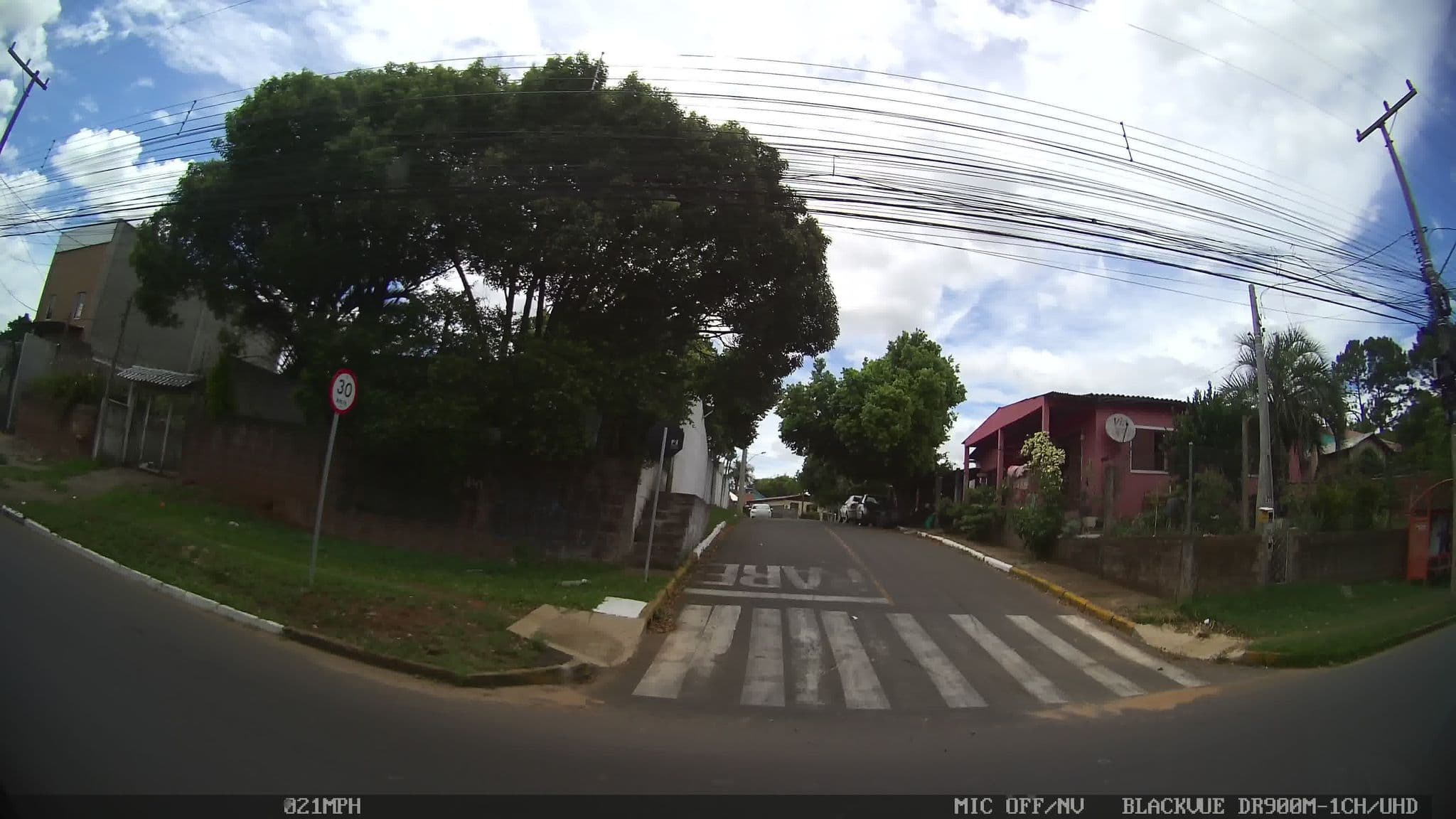 Street view near Poysonn Motel, Canoas — © kaart_1 (CC BY-SA · Mapillary)