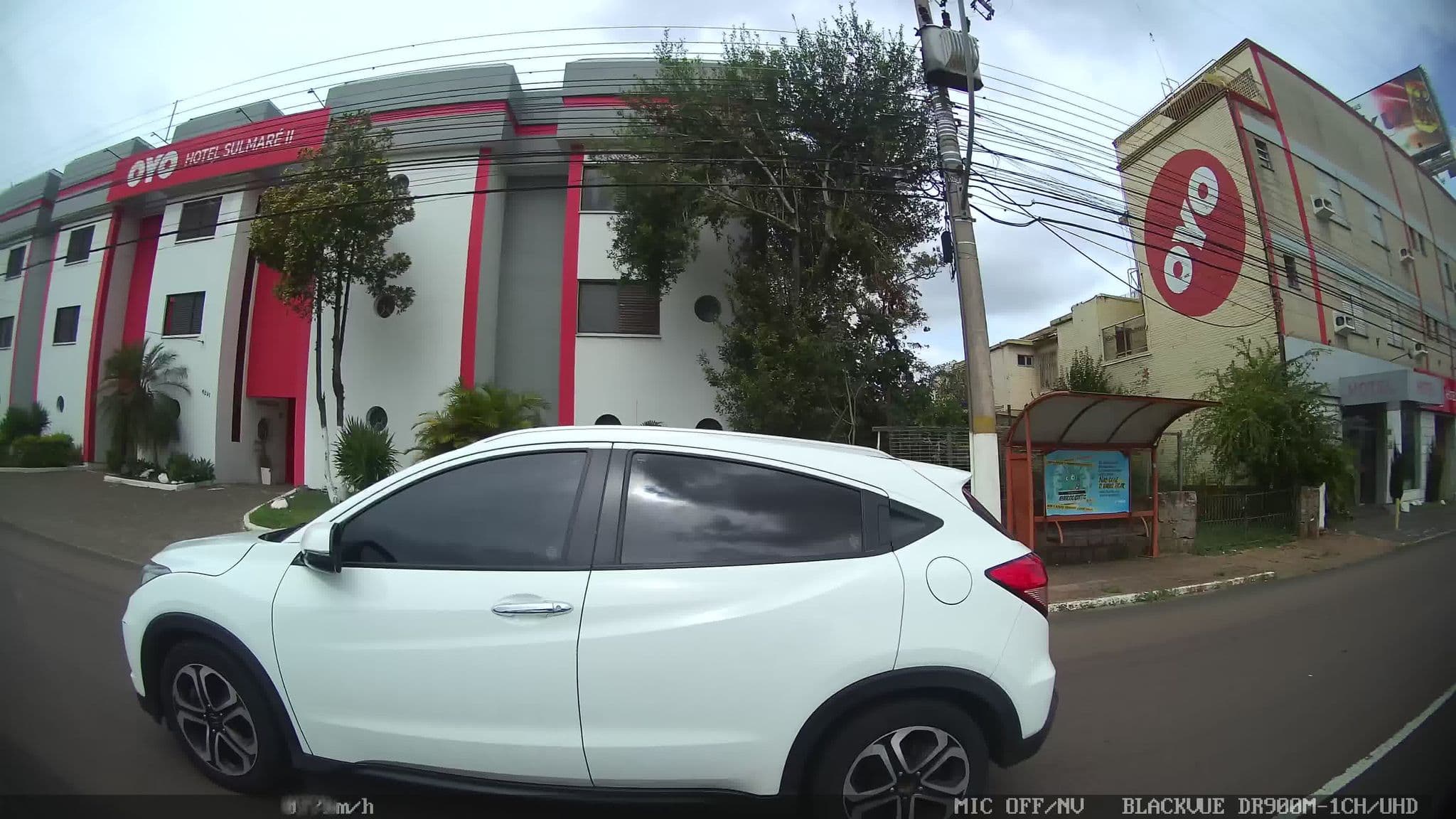 Street view near Hotel Sulmaré, Canoas — © kaart_1 (CC BY-SA · Mapillary)