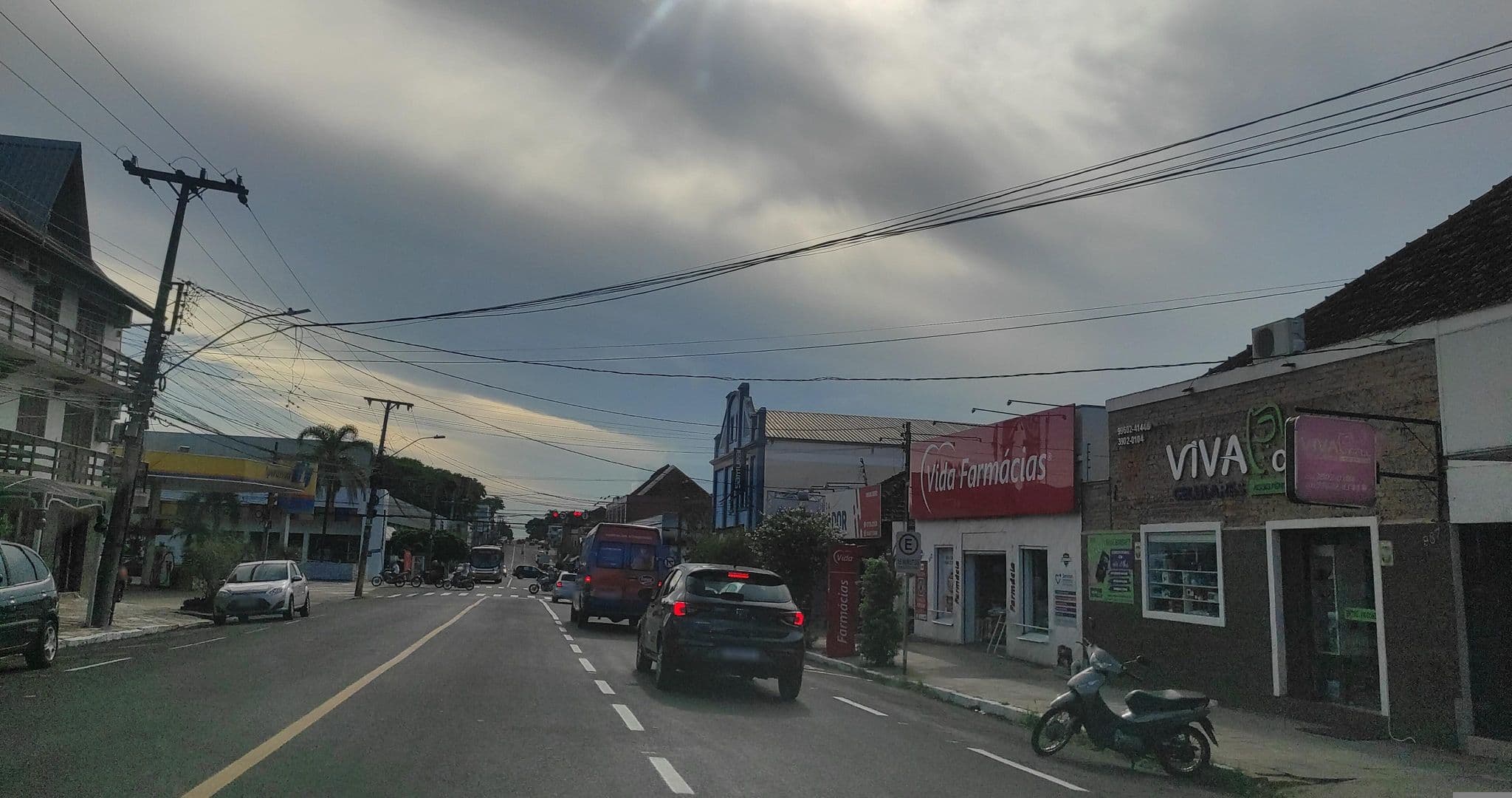 Street view near Hotel Antonio's, Santa Cruz do Sul — © sulriograndense (CC BY-SA · Mapillary)