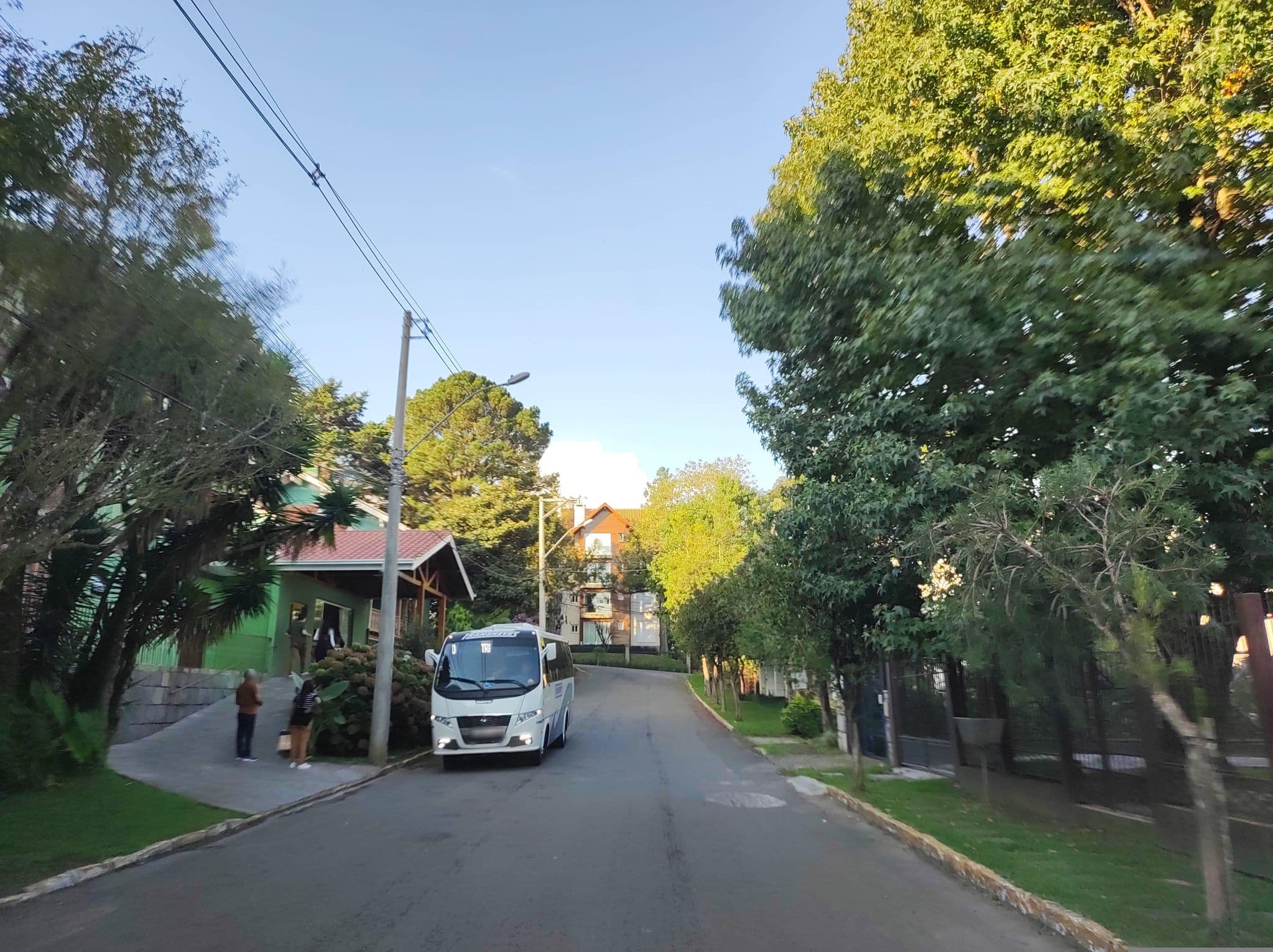 Street view near Pousada Solari di Gramado, Gramado — © diegokrein (CC BY-SA · Mapillary)