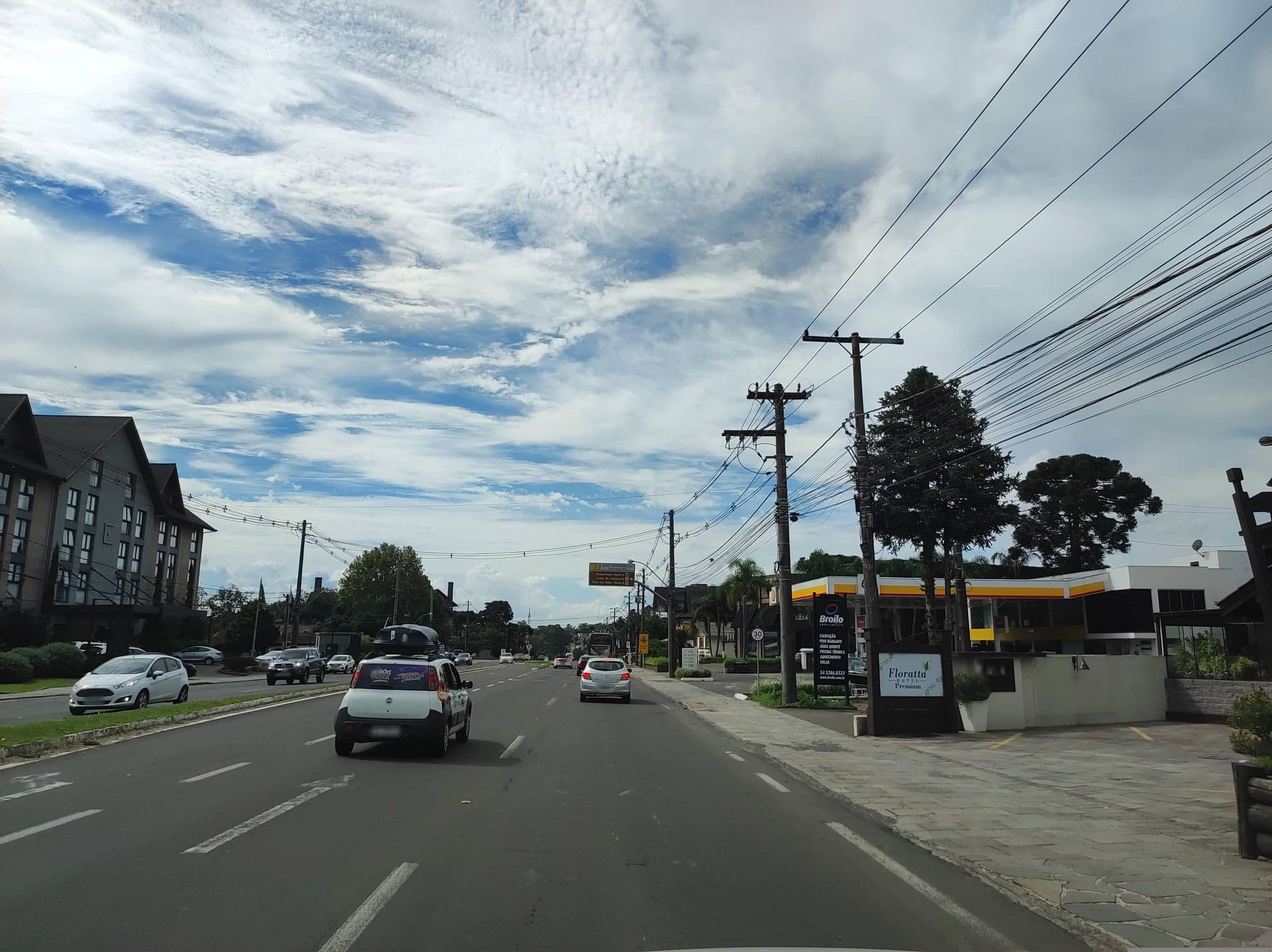 Street view near Floratta Hotel, Gramado — © diegokrein (CC BY-SA · Mapillary)