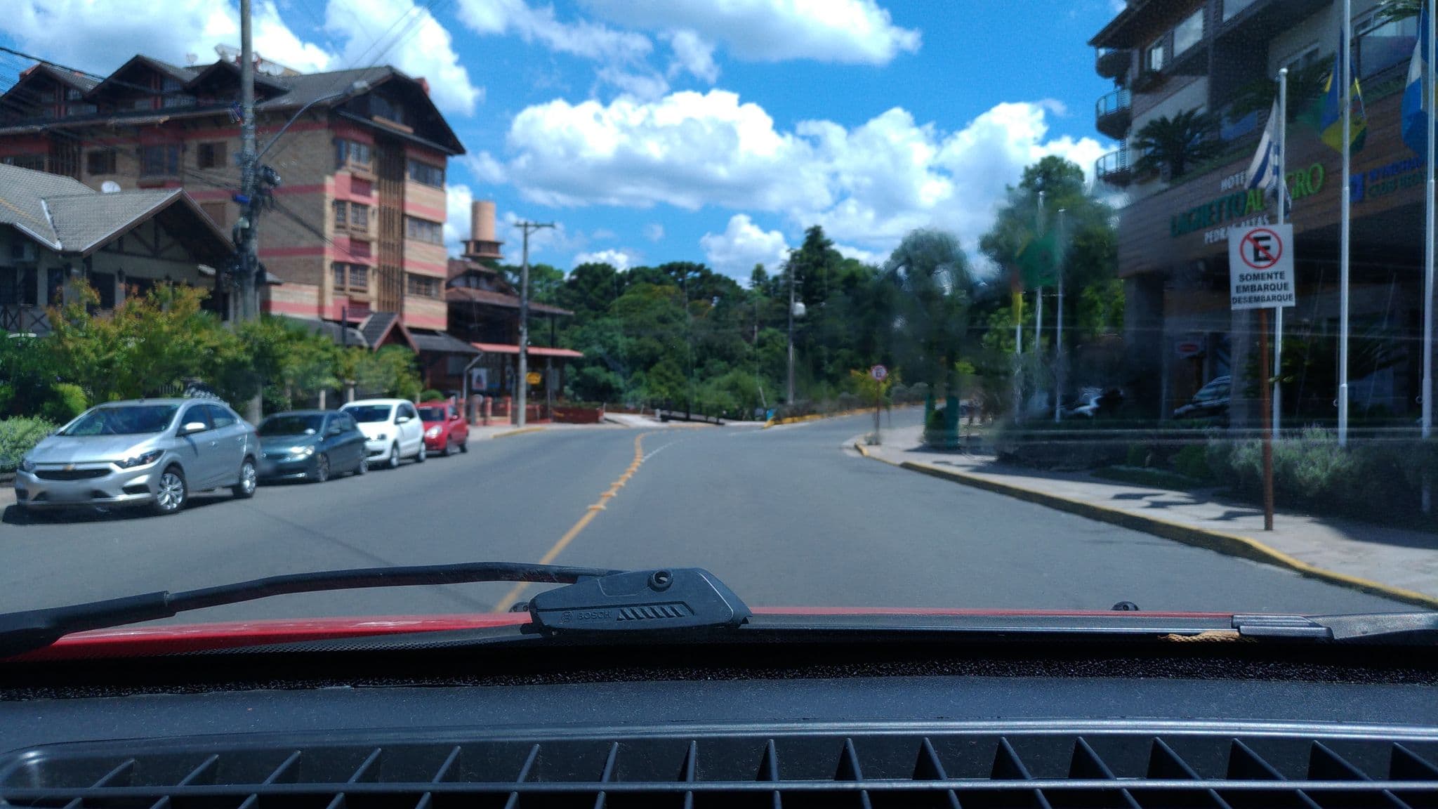 Street view near Pousada Ares da Serra, Gramado — © viniciusgrassi (CC BY-SA · Mapillary)